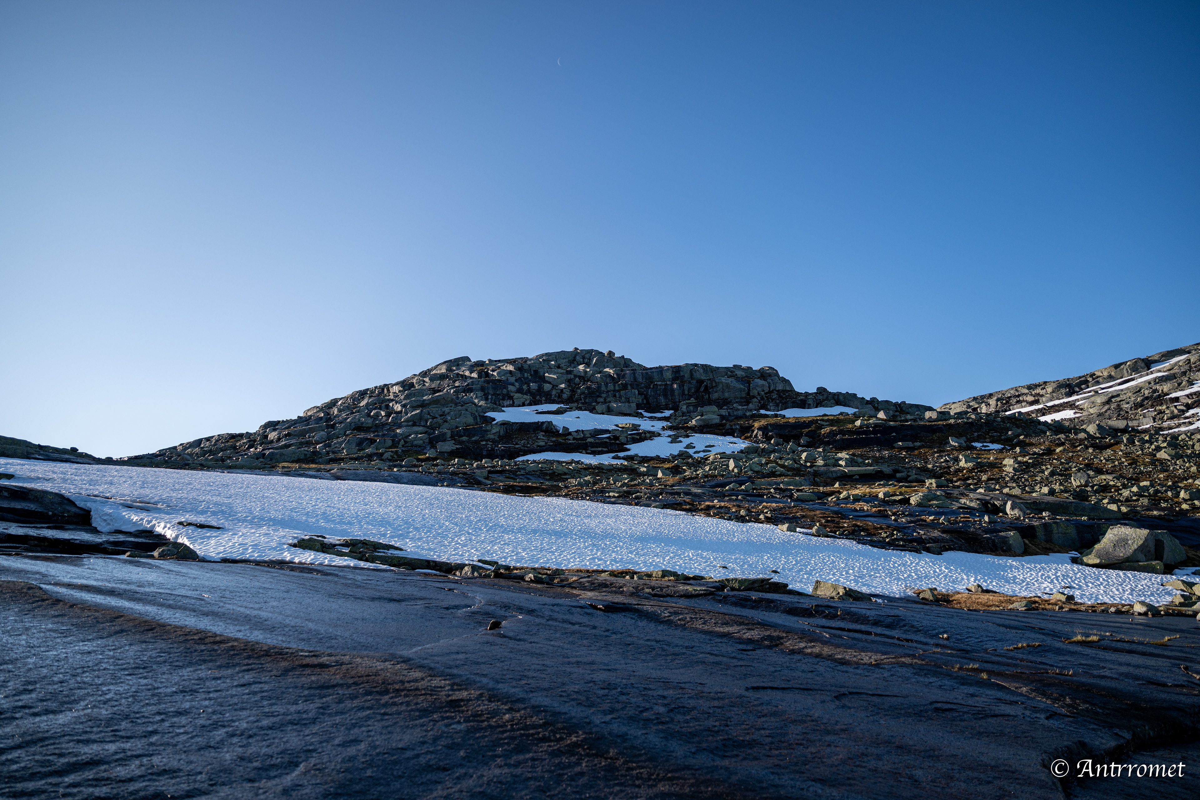 On the Trolltunga hike