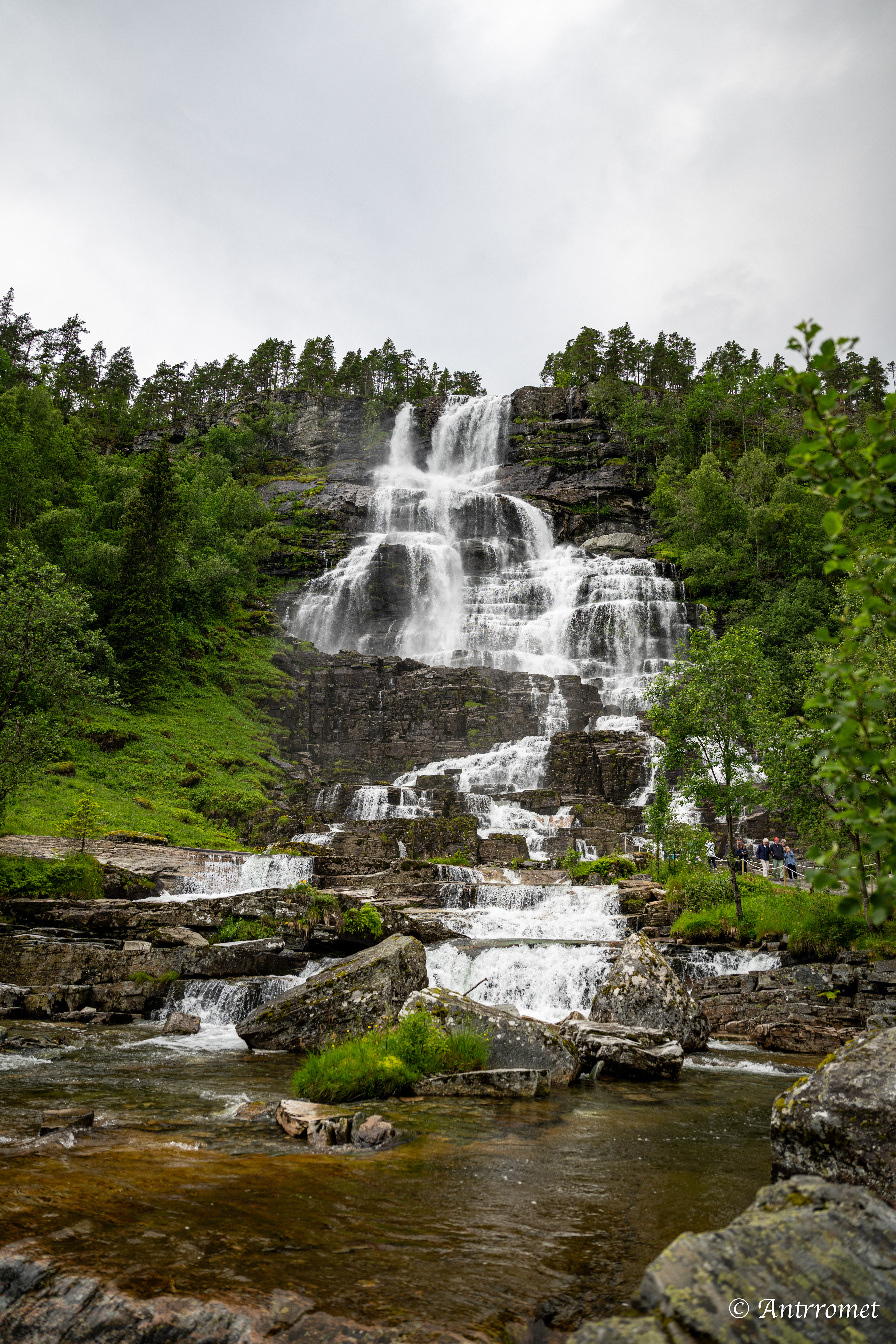 Tvindefossen, on the way to Flåm