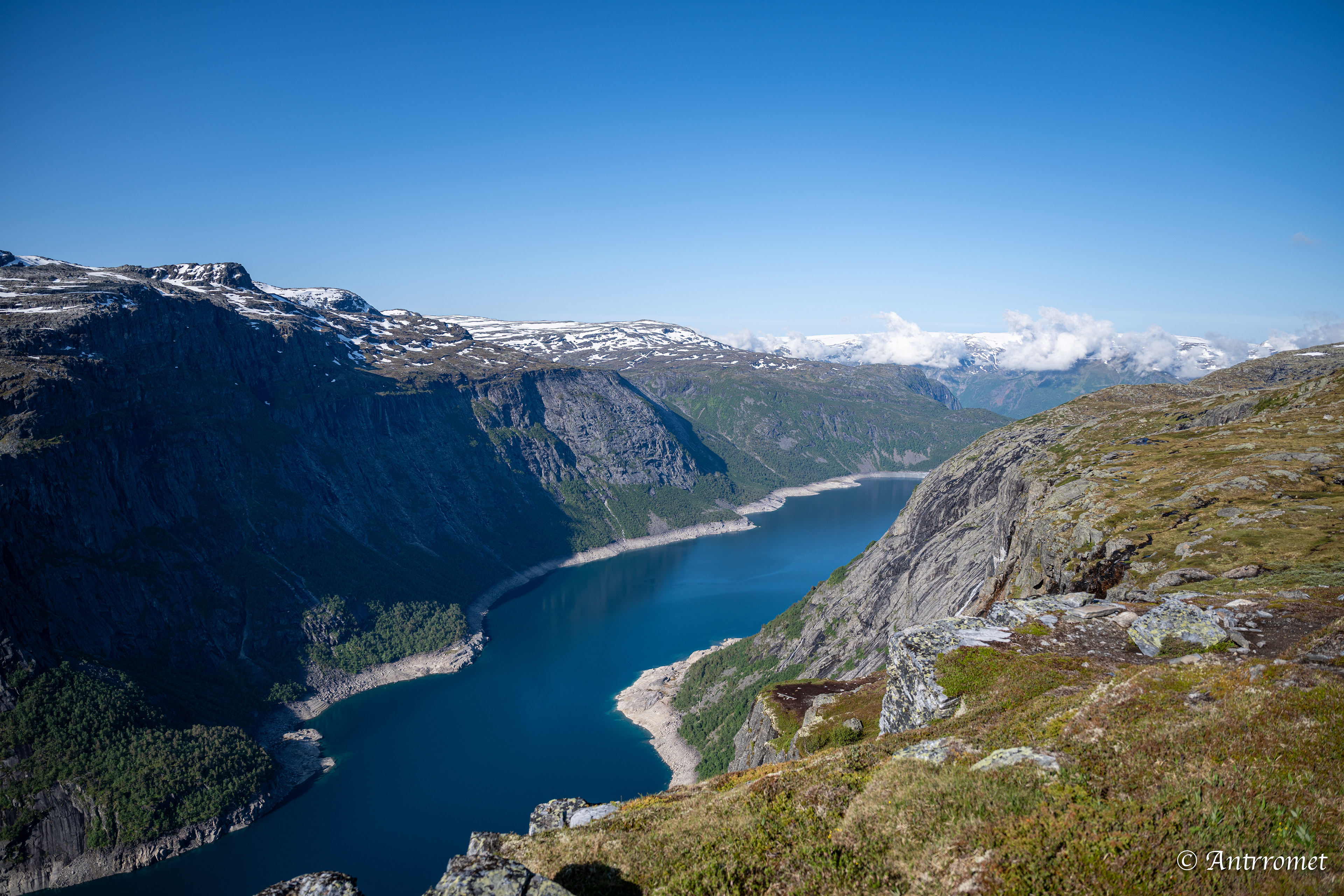 On the Trolltunga hike