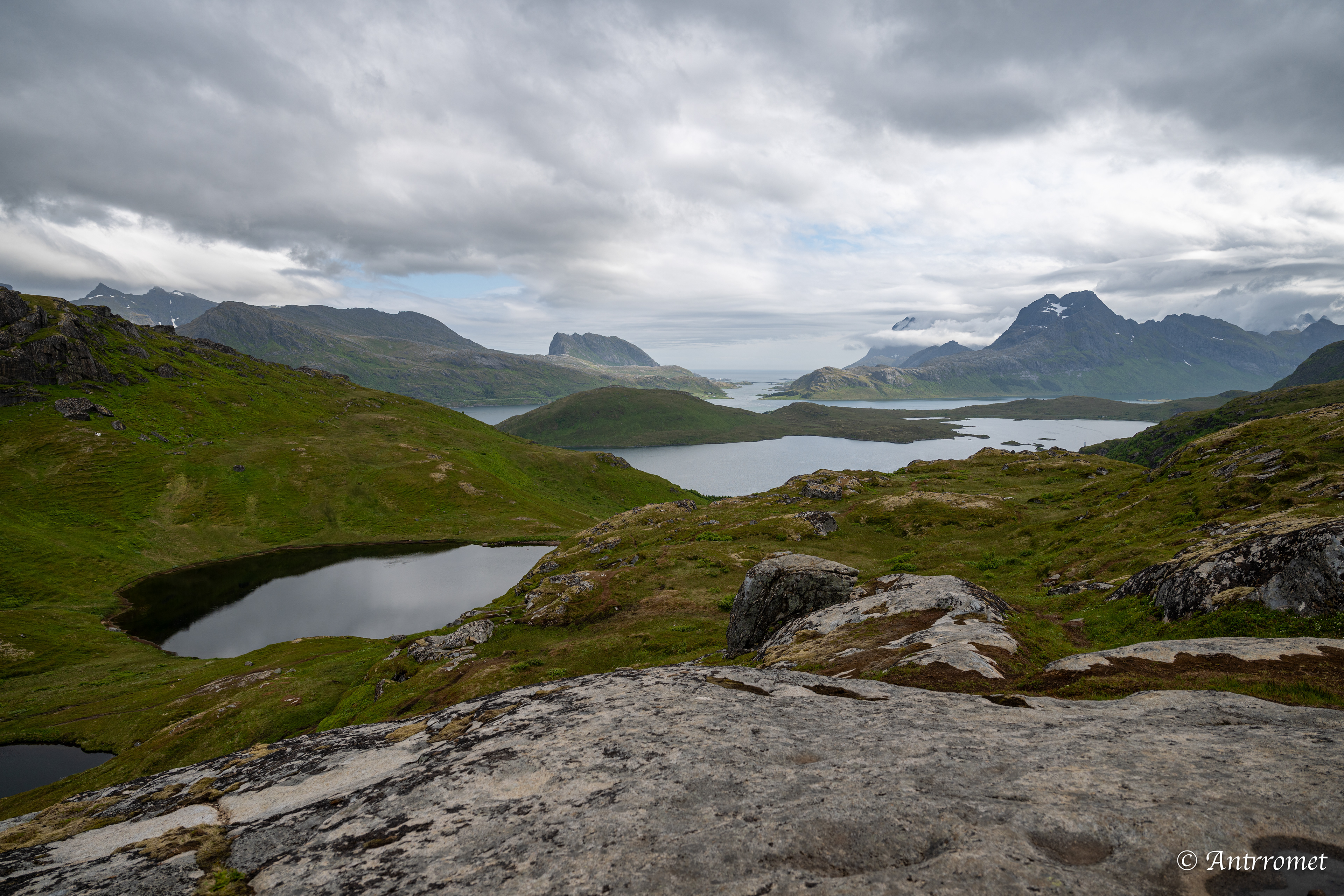 Ryten/Kvalvika Beach Trail