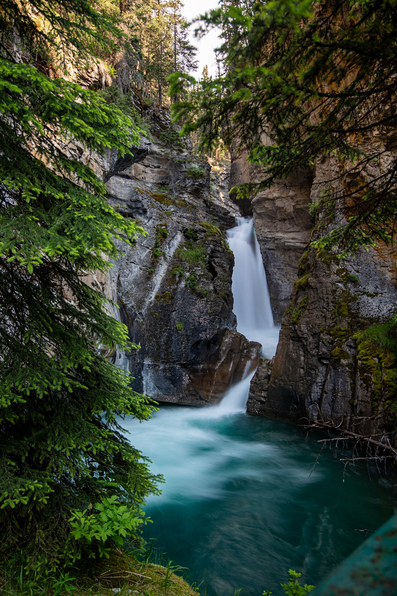 Johnston Canyon, Lower Falls