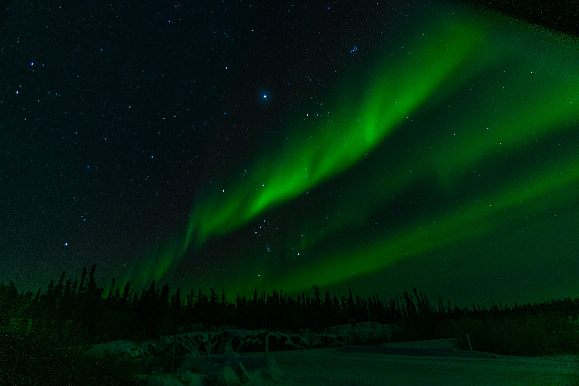 Northern lights at Prelude Lake E, Ingraham Trail