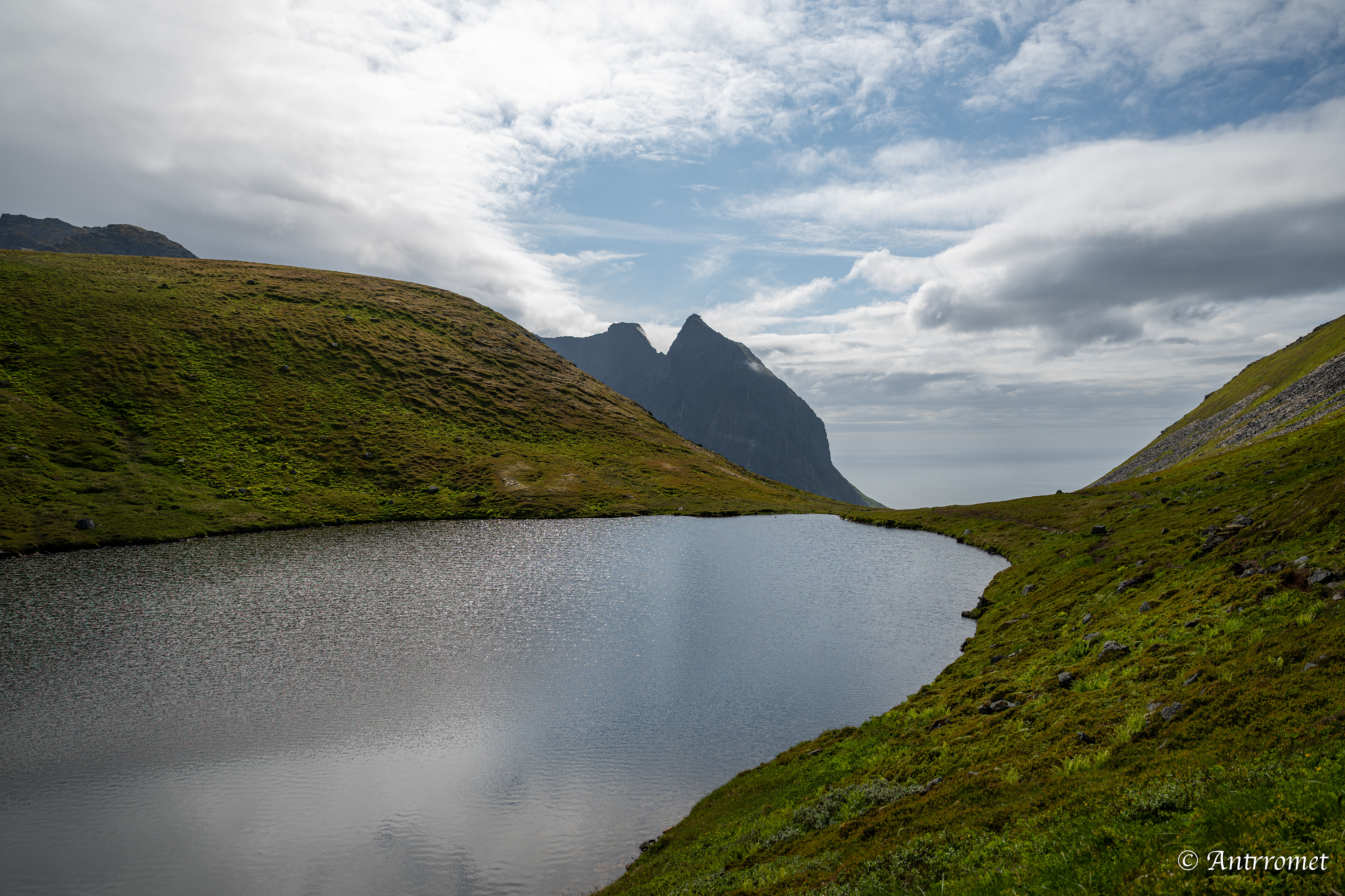Ryten/Kvalvika Beach Trail