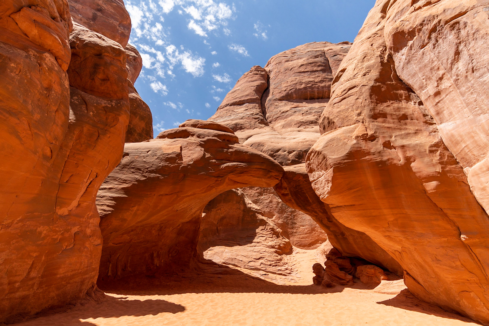 Sand Dune Arch