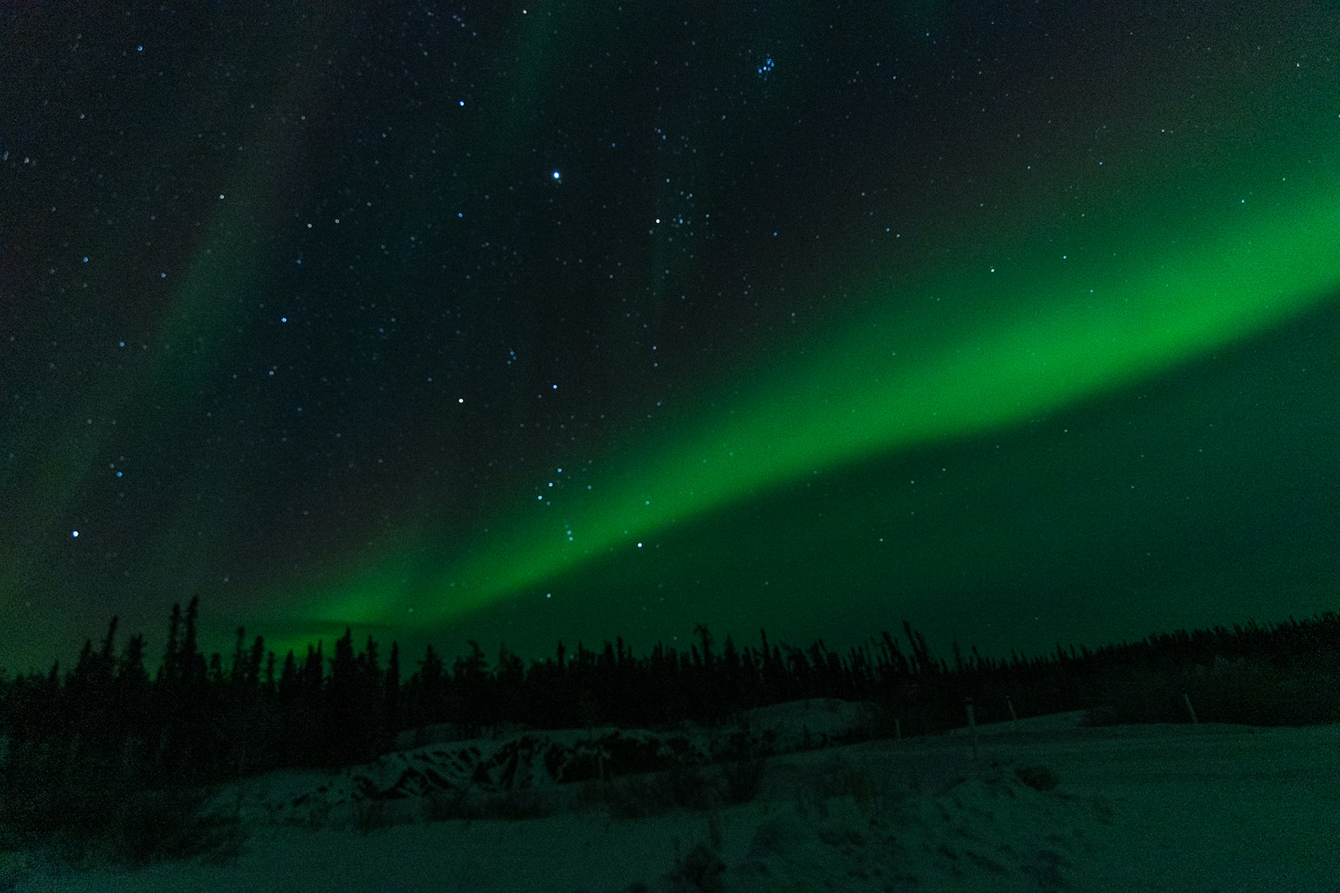 Northern lights at Prelude Lake E, Ingraham Trail