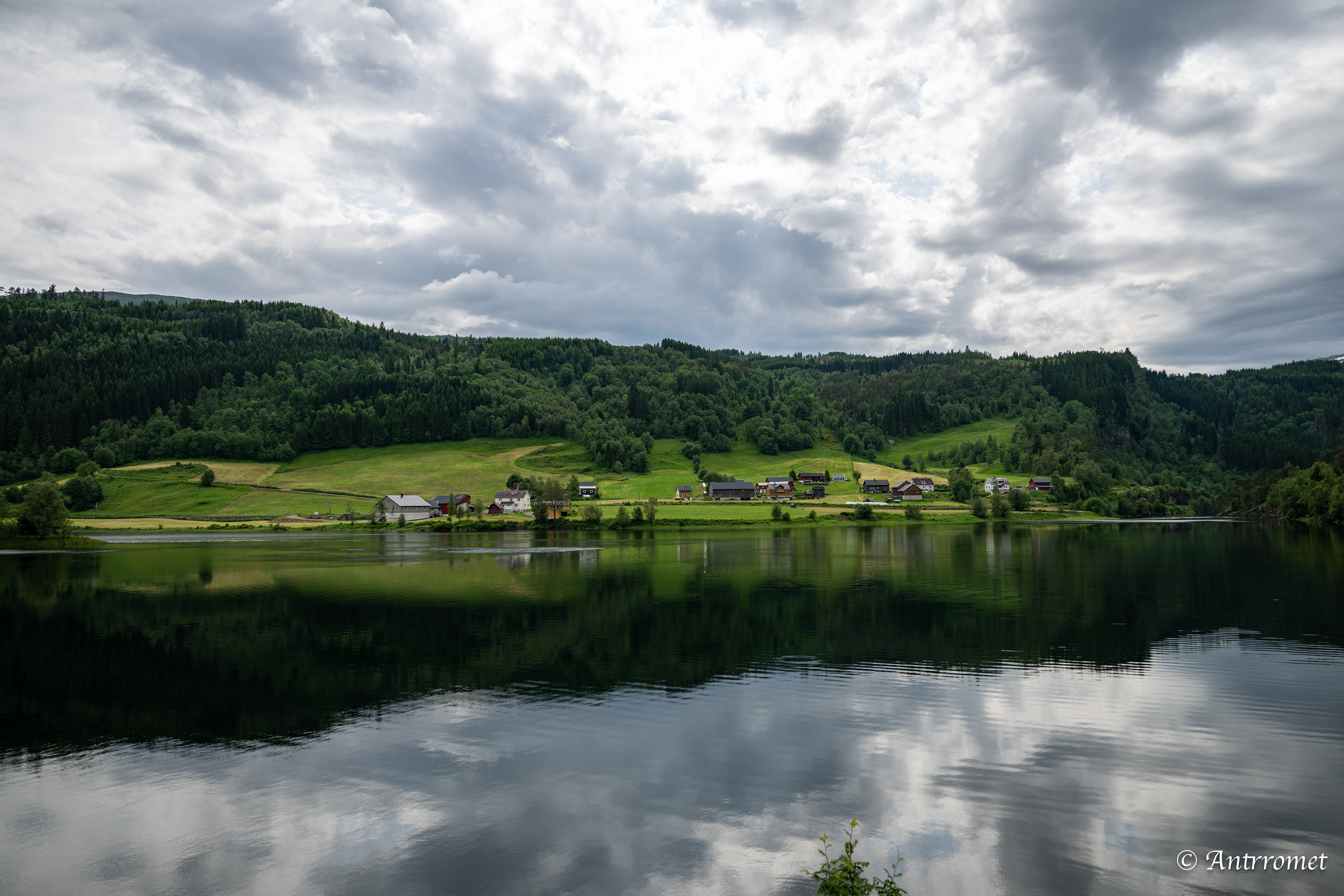 Seimsvatnet, somewhere on the way from Bergen to Flåm