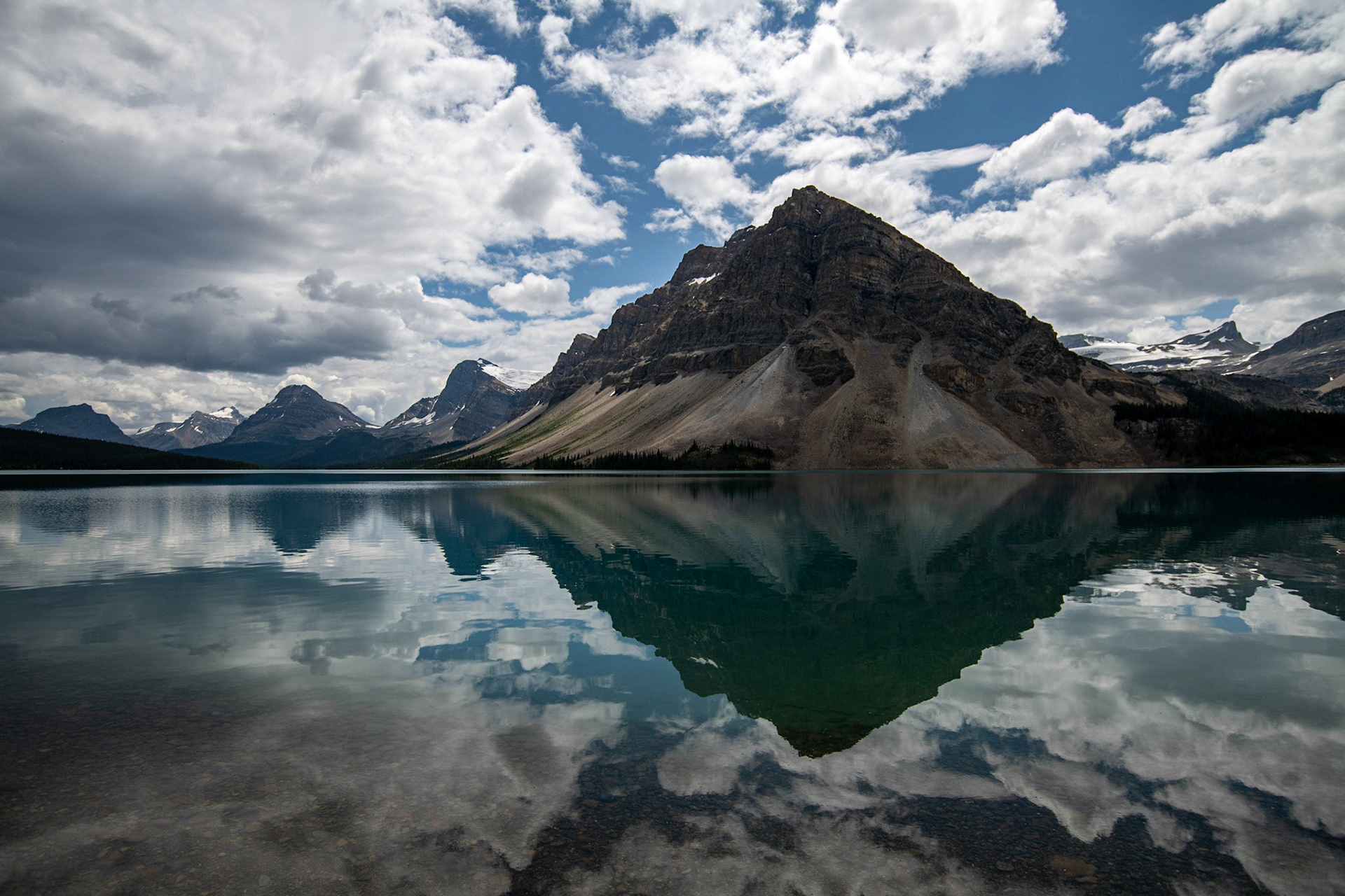 Bow Lake Viewpoint