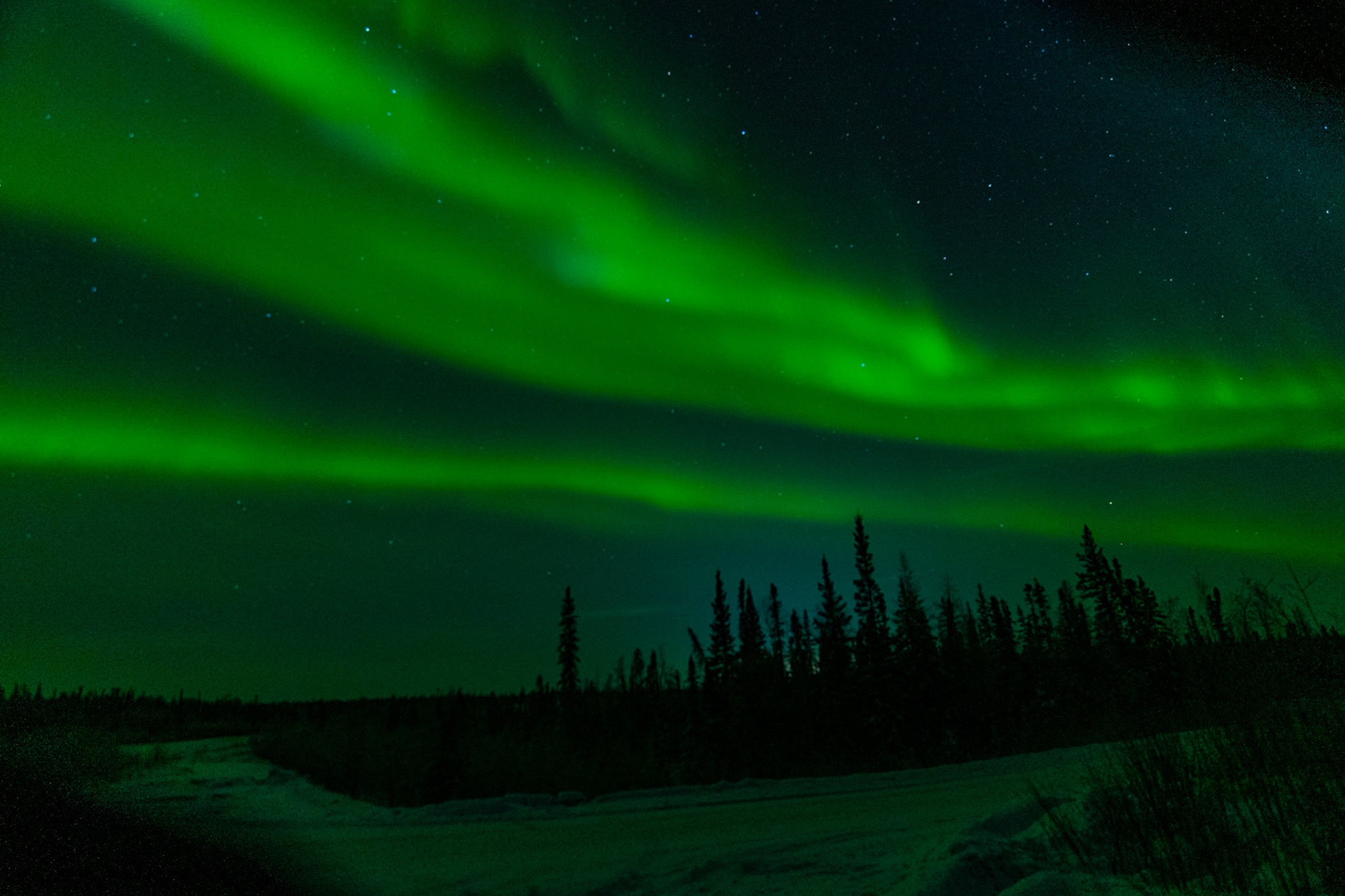 Northern lights at Prelude Lake E, Ingraham Trail