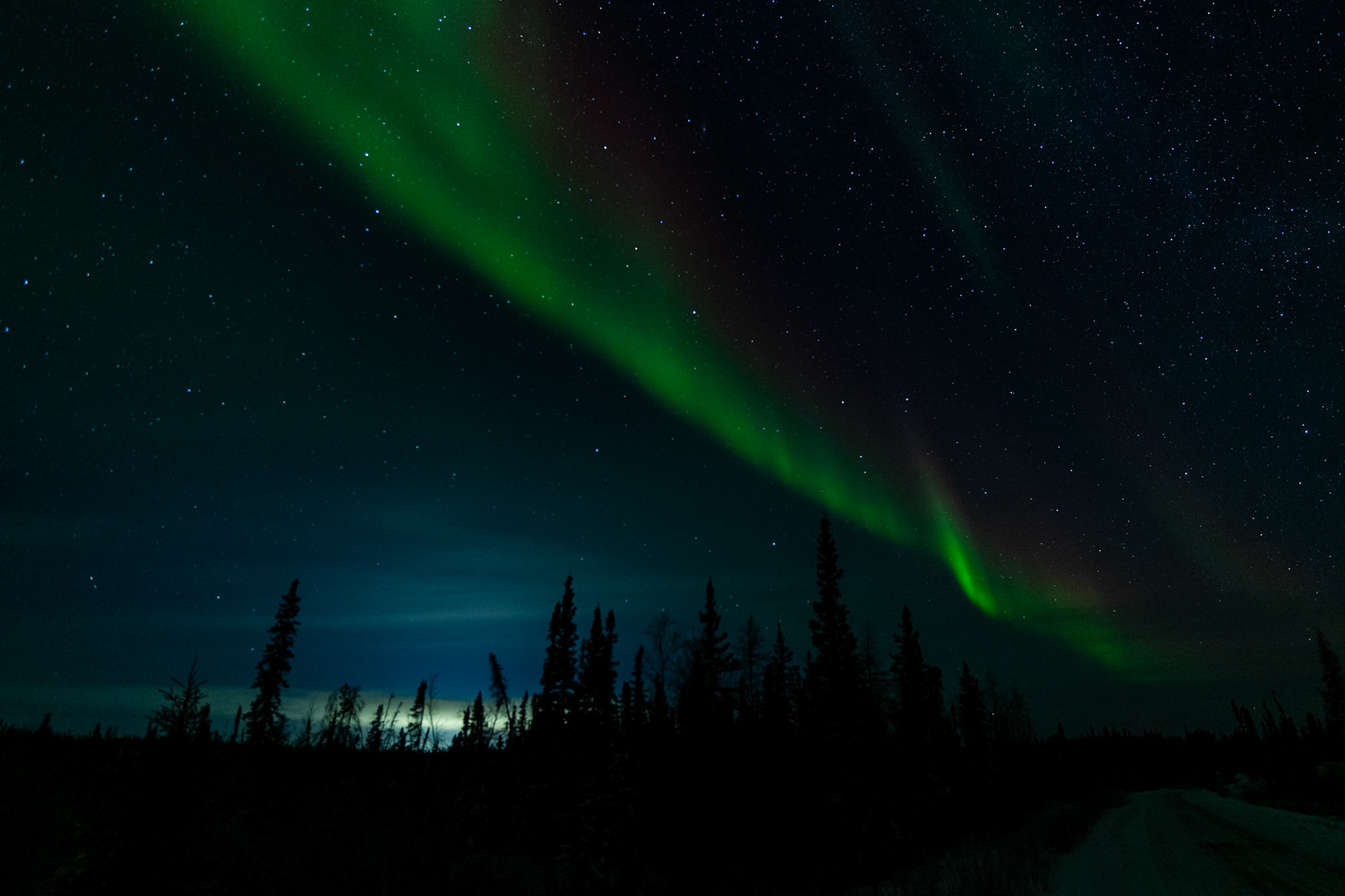 Northern lights at Prelude Lake E, Ingraham Trail