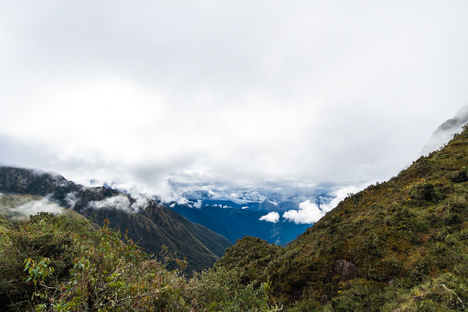 Andes mountain ranges (Classic Inca Trail Day 2)