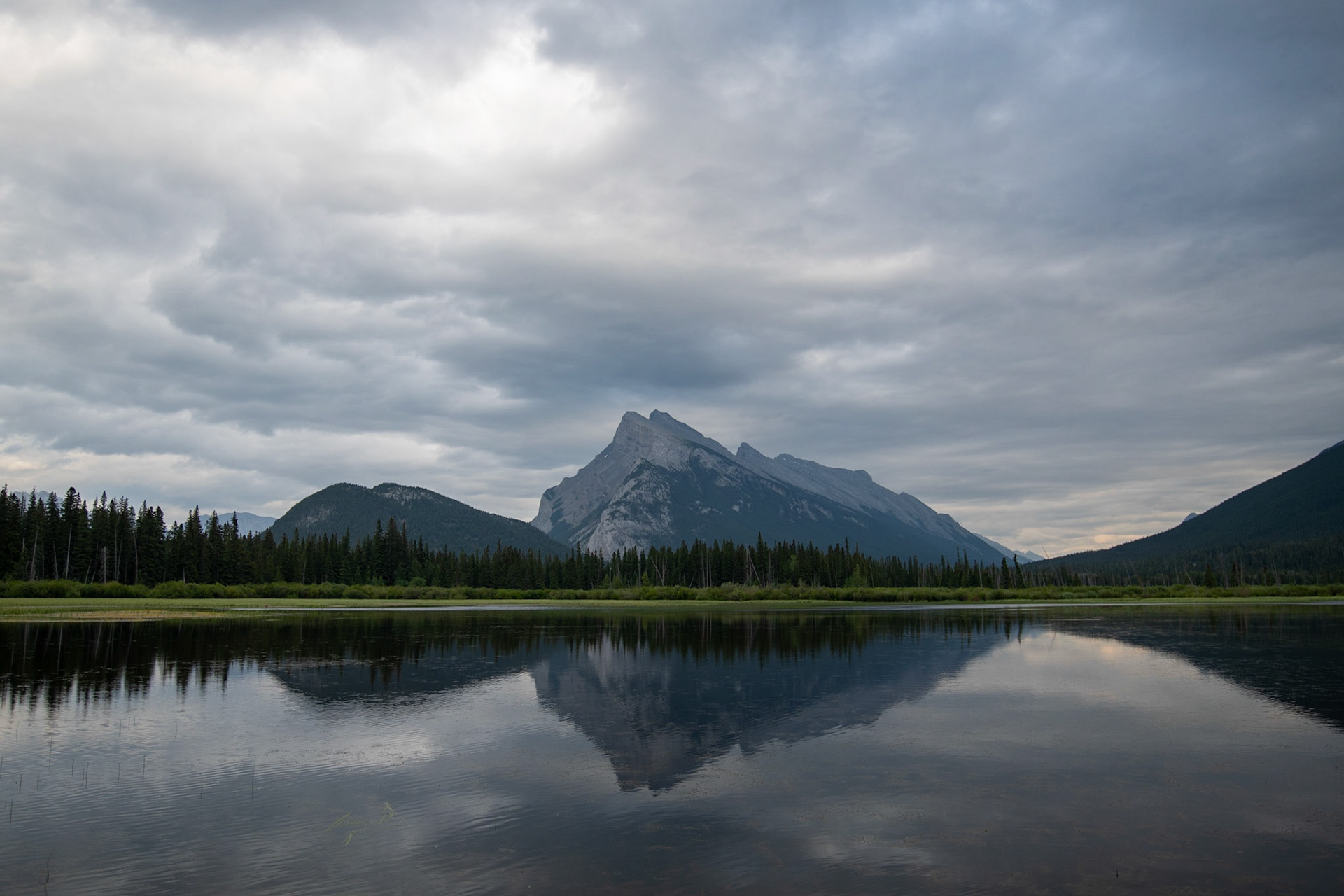 Vermillion Lakes Viewpoint
