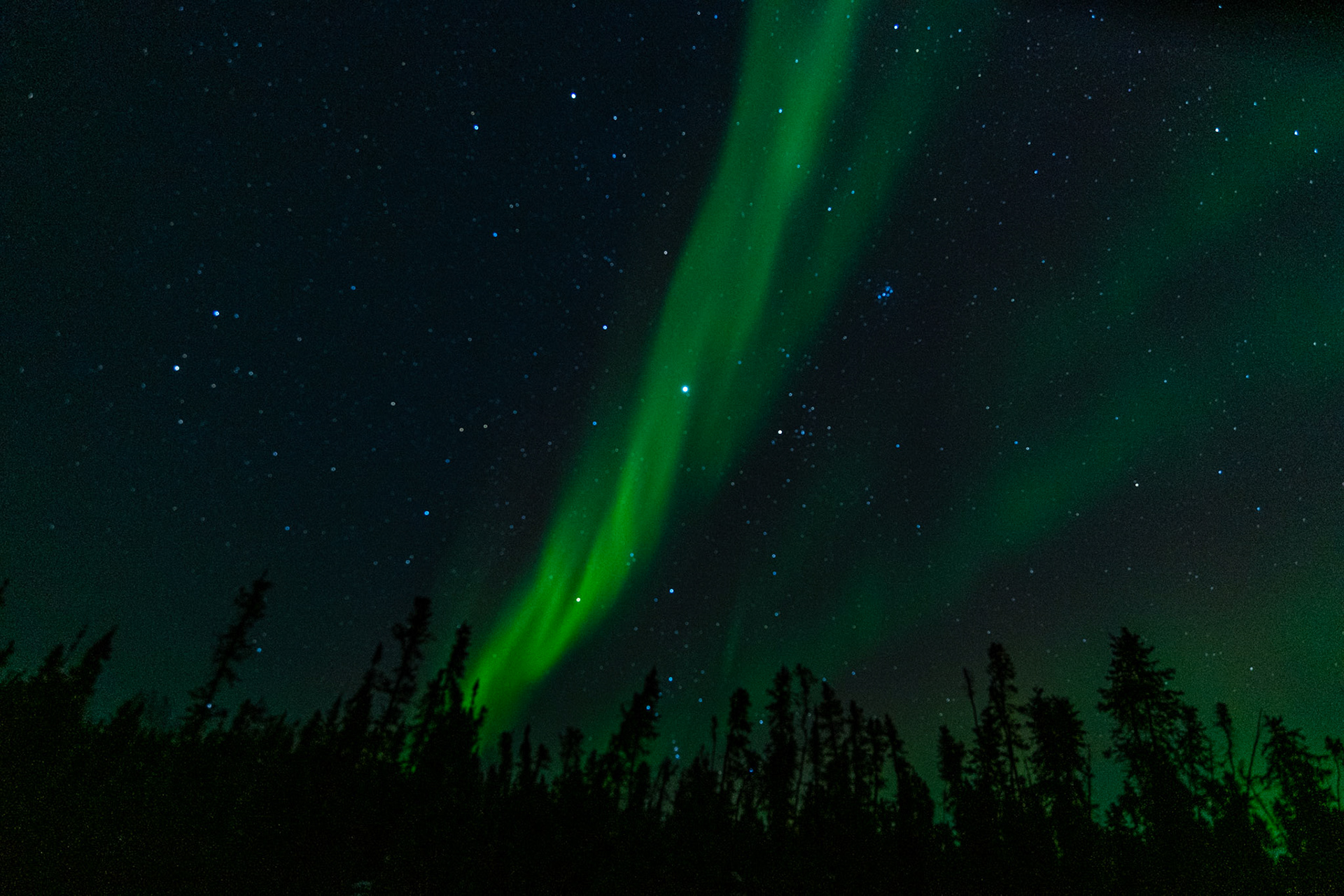 Northern lights at Prelude Lake E, Ingraham Trail