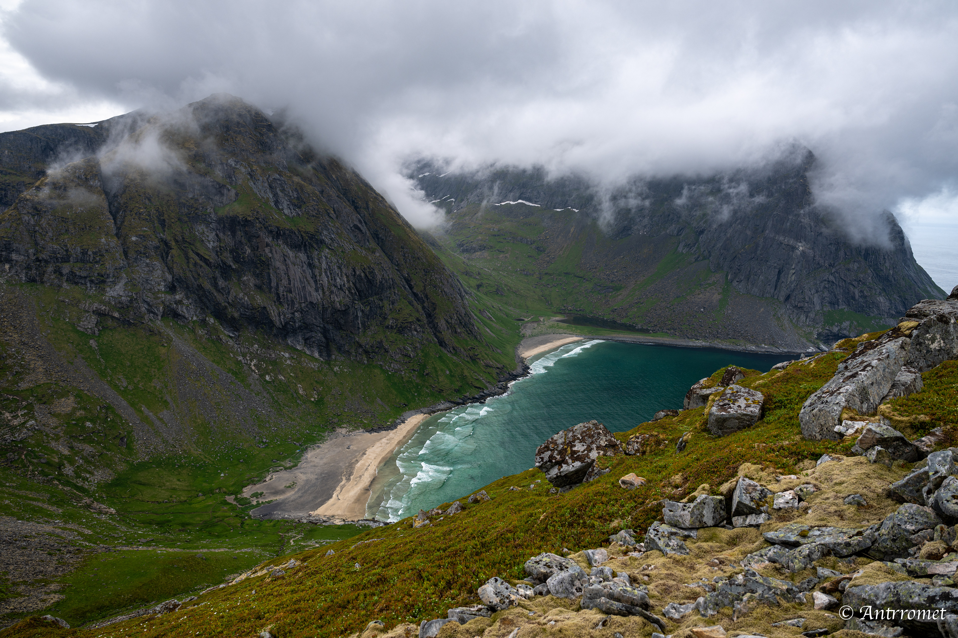 Ryten/Kvalvika Beach Trail