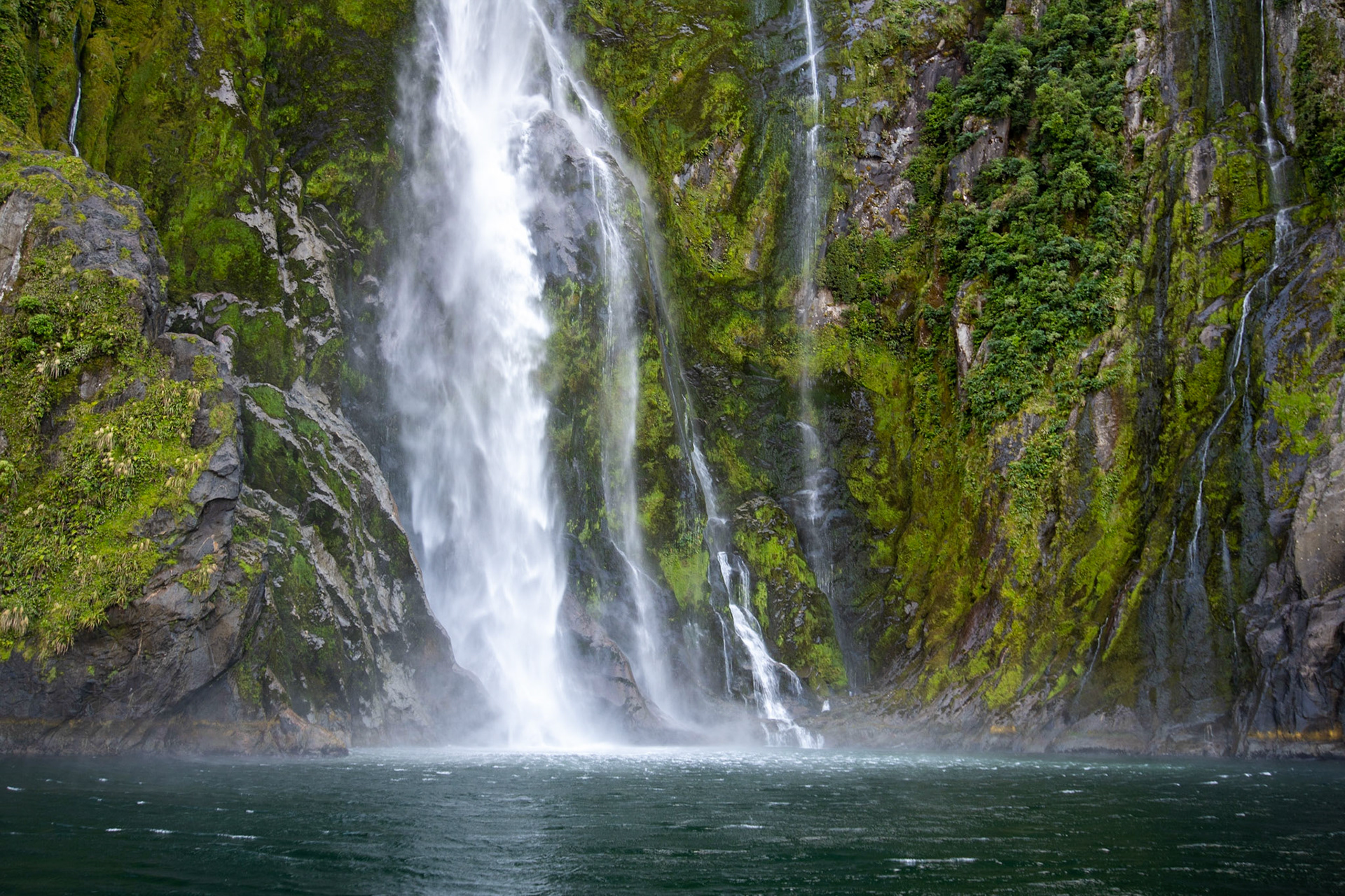 Sterling Falls, Milford Sound, Fiordland National Park