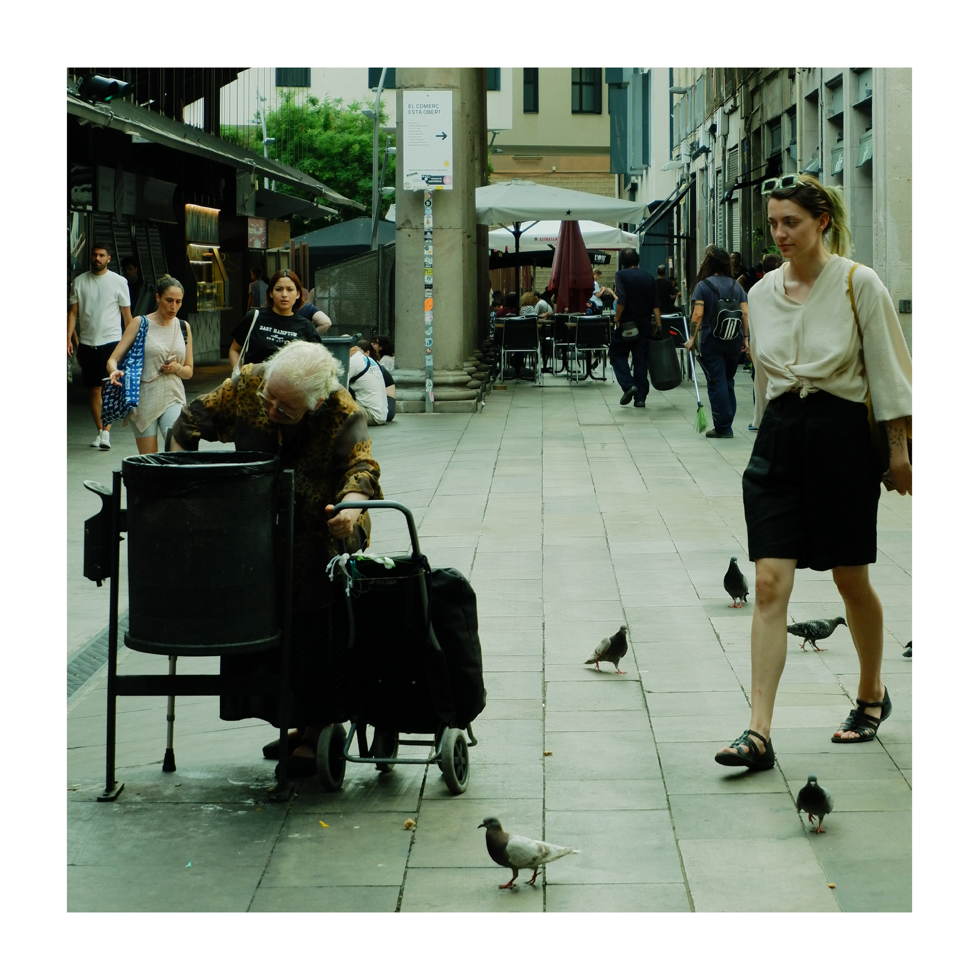 “VISIBLE”_2023_72.2489 cm x 72.2489 cm