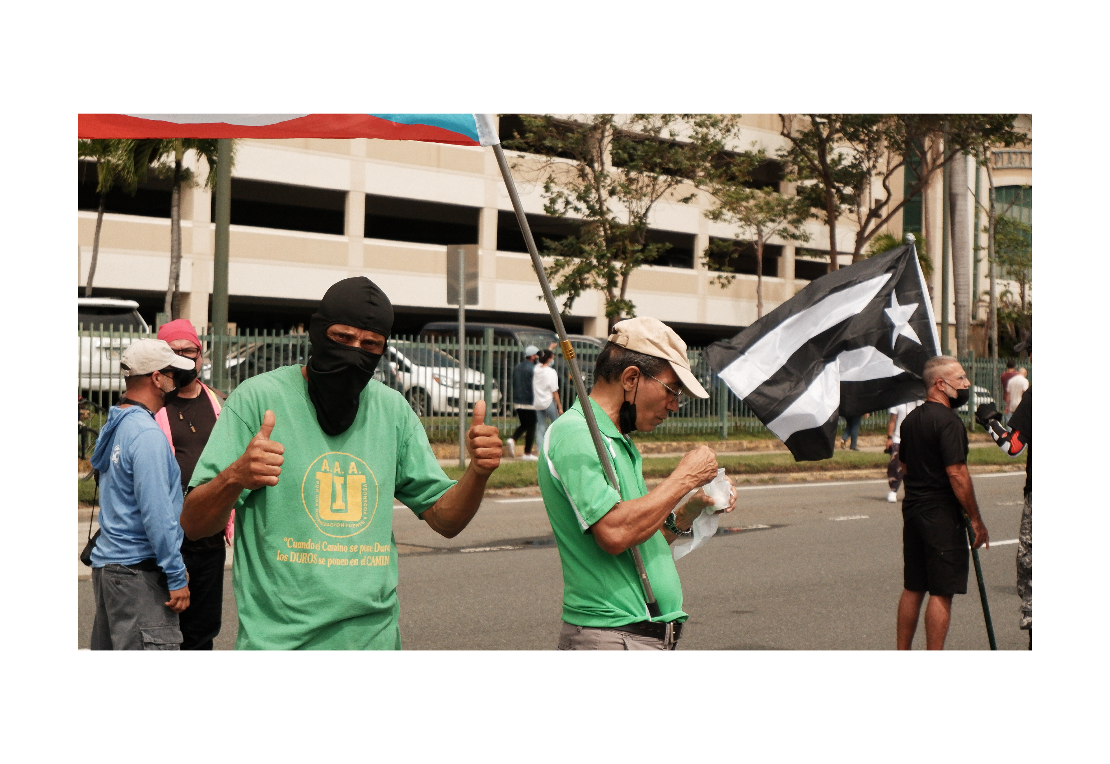 “Estamos bien”_2022_63.5 cm x 35.7293cm