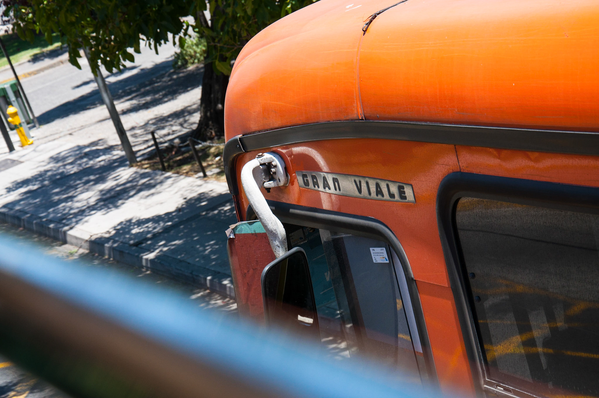 Image of a bus in the streets of Santiago, Chile. Federico Jimenez photography