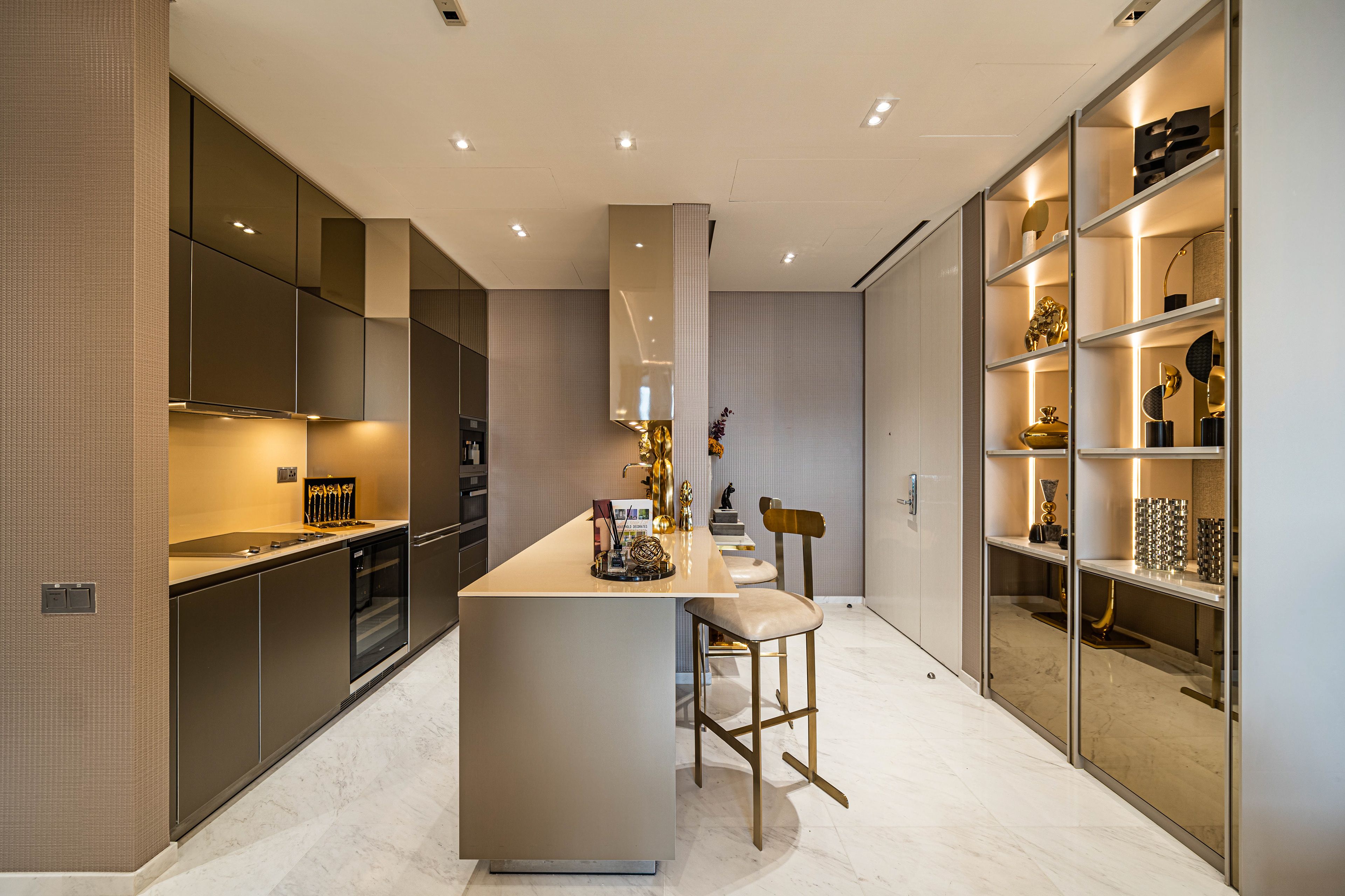 Modern luxury condo kitchen - Rezt+Relax