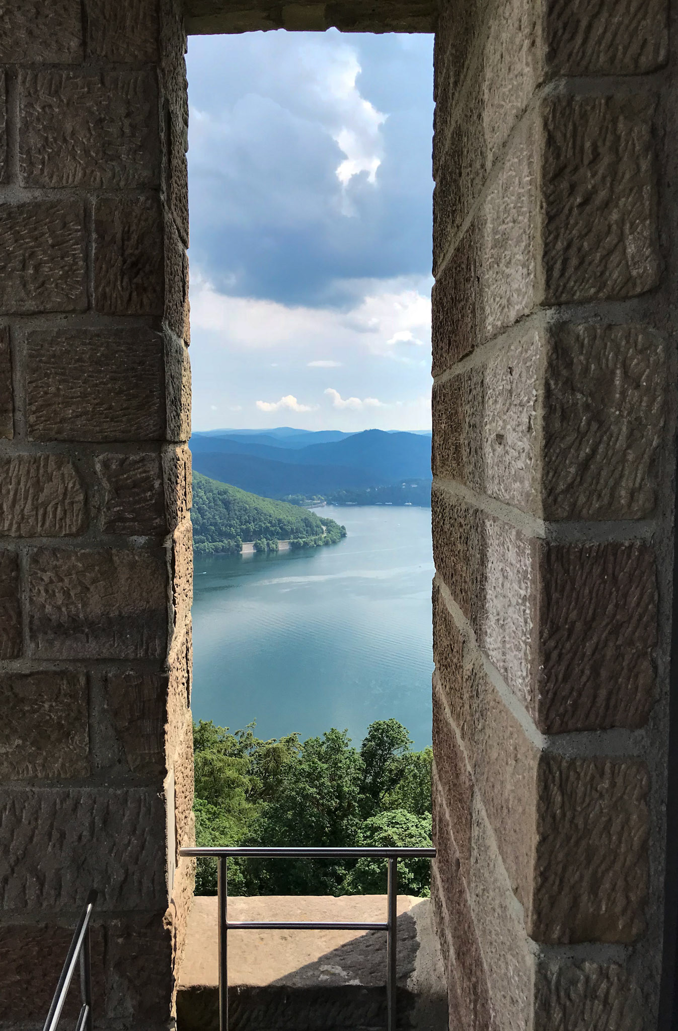 Schloss Waldeck - Blick auf den Edersee