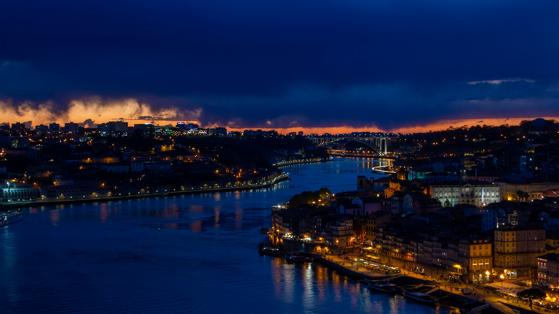 Blick auf Vila Nova de Gaia und Porto