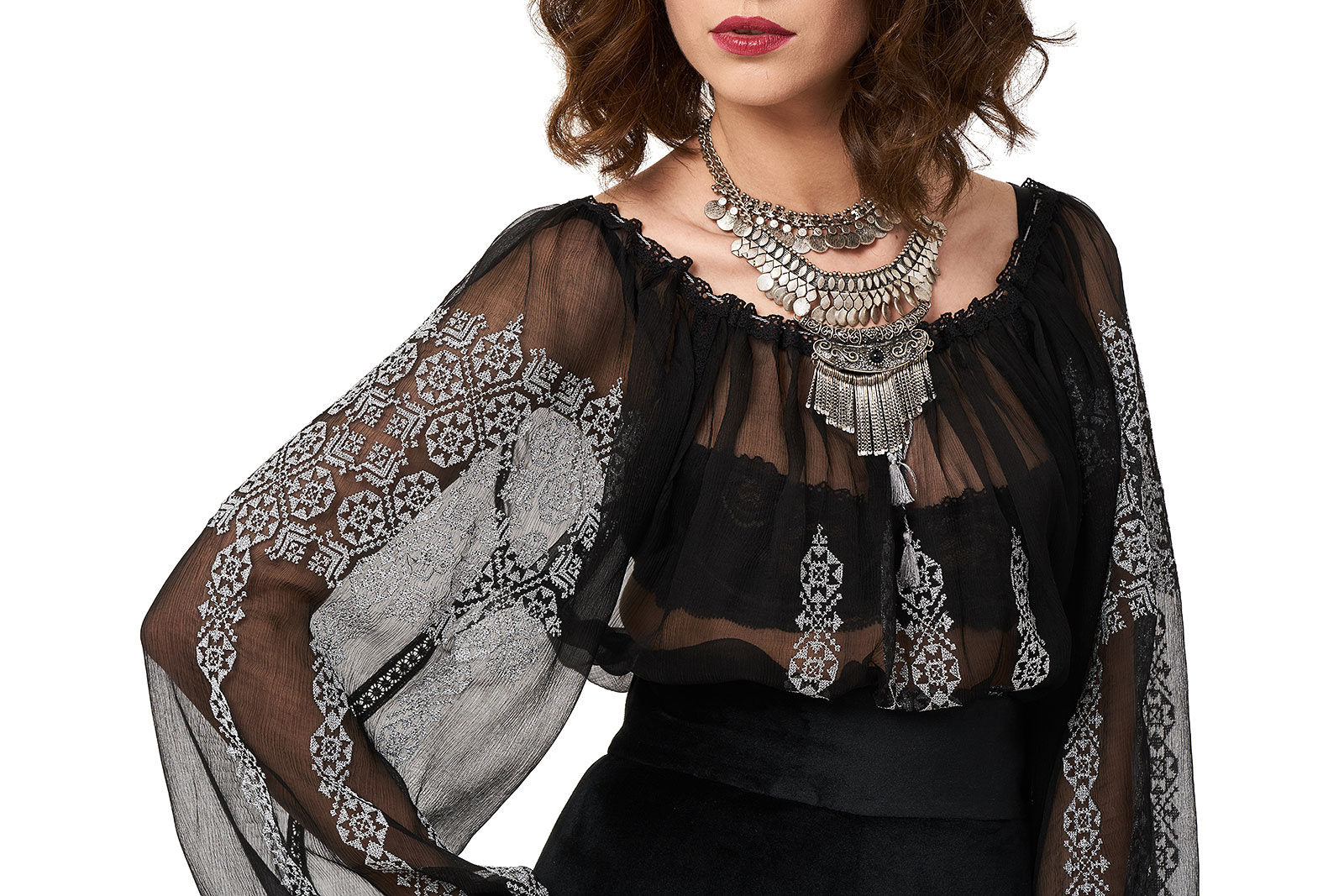 Bluza neagra cu motiv traditional Straie