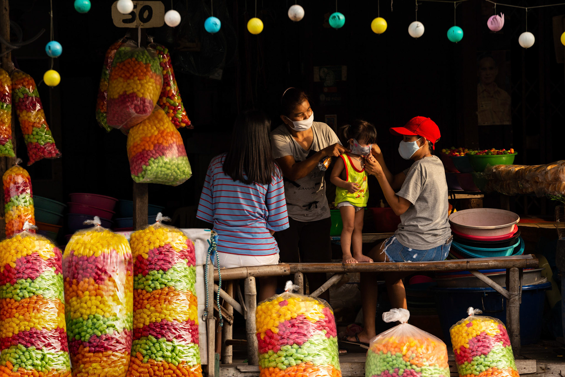 COVID-19 AND NUMJAI PHOTO CONTEST BY THE ROYAL PHOTOGRAPHIC SOCIETY OF THAILAND / FOR EXHIBITION 1,000 BAHT