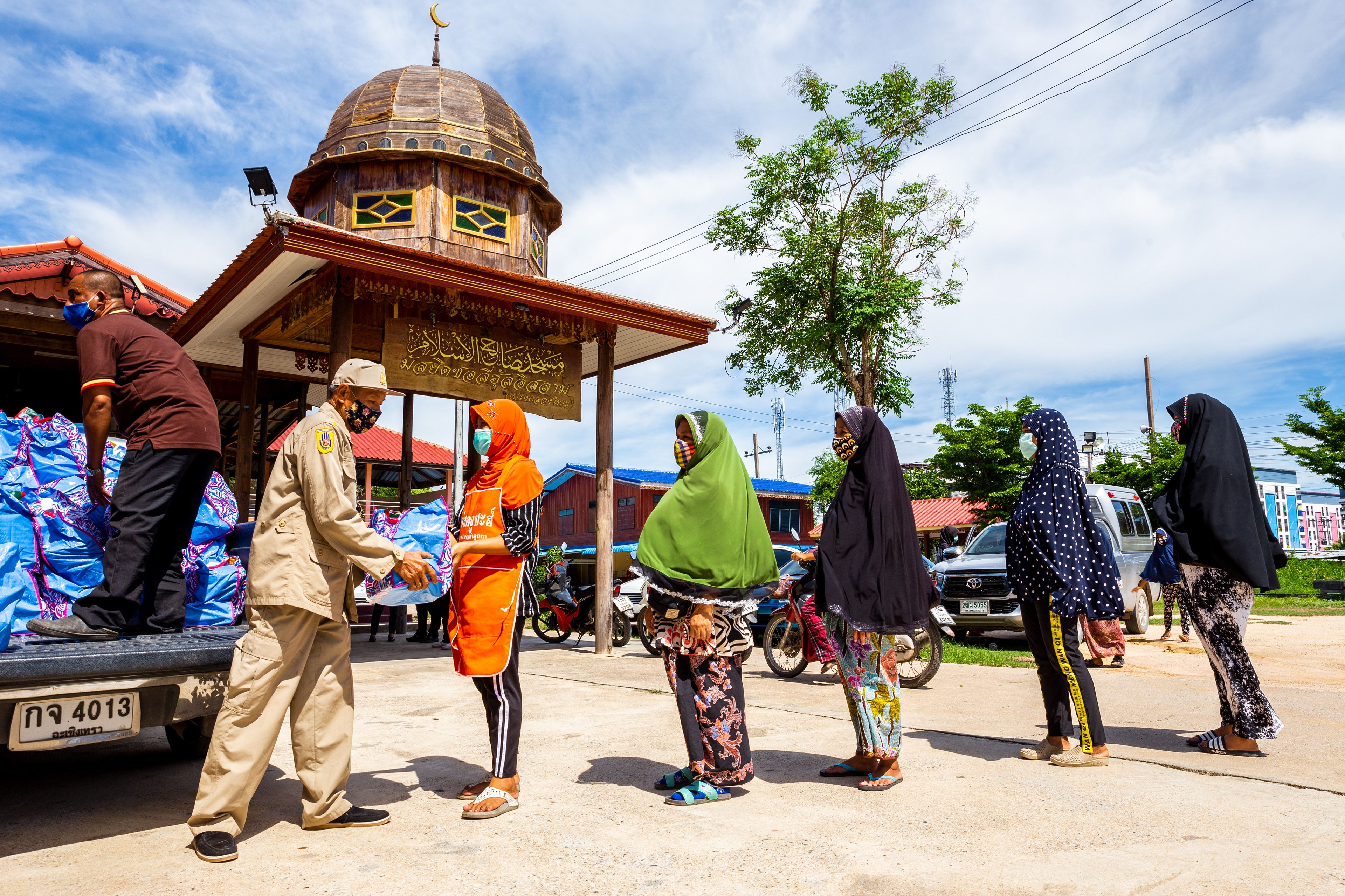 COVID-19 AND NUMJAI PHOTO CONTEST BY THE ROYAL PHOTOGRAPHIC SOCIETY OF THAILAND / FOR EXHIBITION 1,000 BAHT