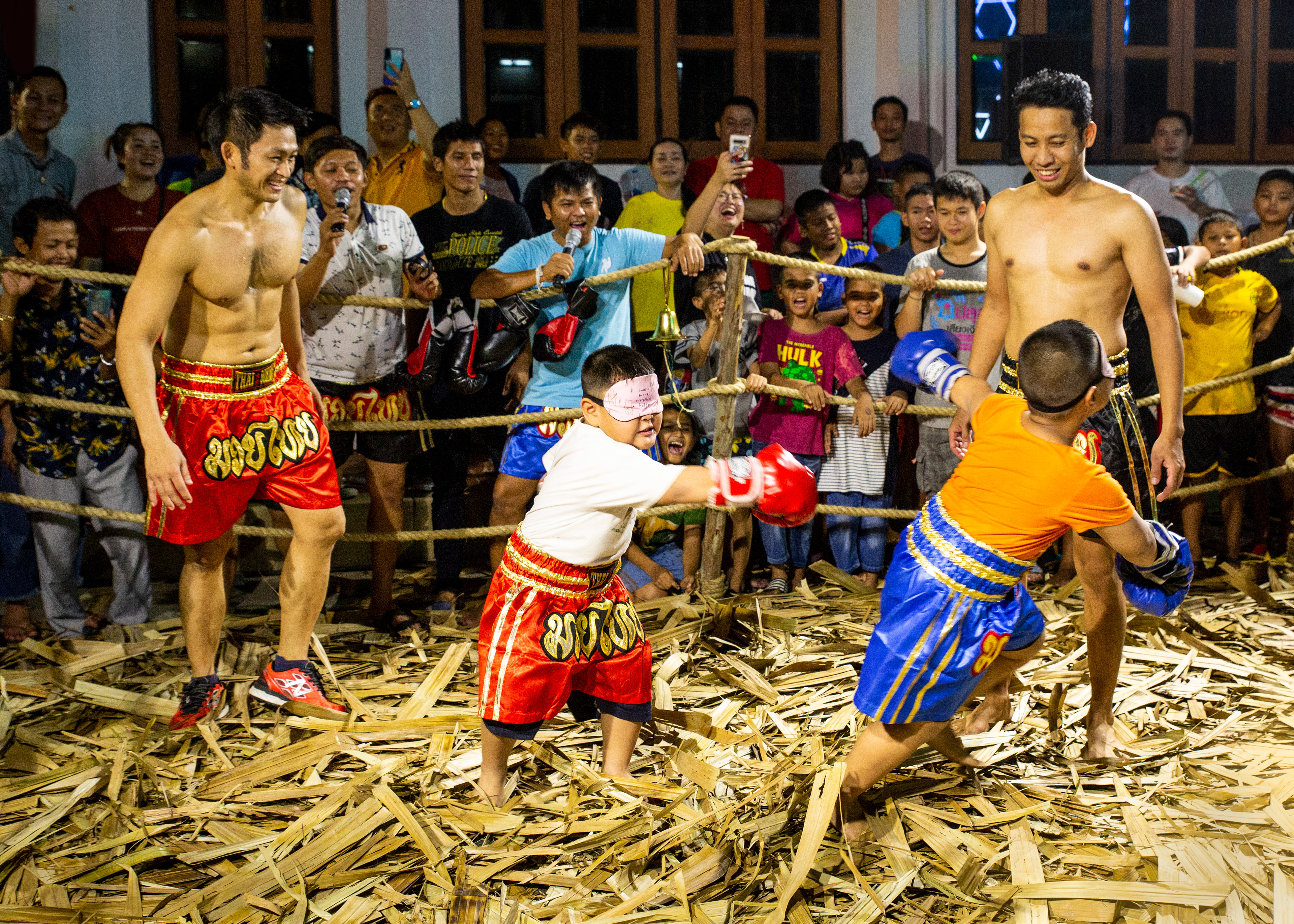 DRU ART & DESIGN PHOTO CONTEST " KNOCKOUT " / 2ND PRIZE 4,000 BAHT