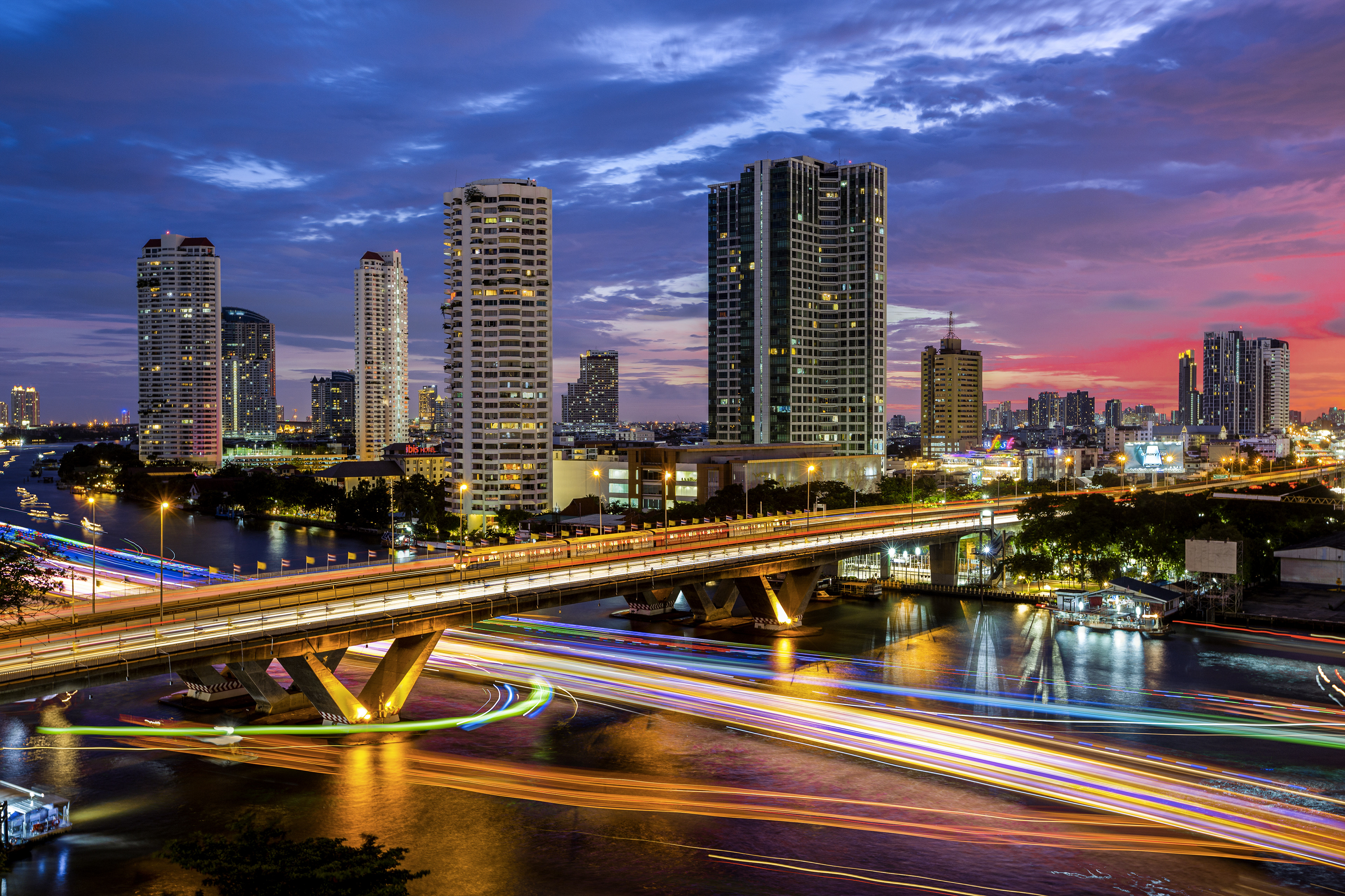 BRIDGES PHOTO CONTEST " TAKSIN BRIDGE "/ HONORABLE MENTION AWARD 2,000 BAHT http://www.rpst.or.th/bridges-photo-contest-2019/