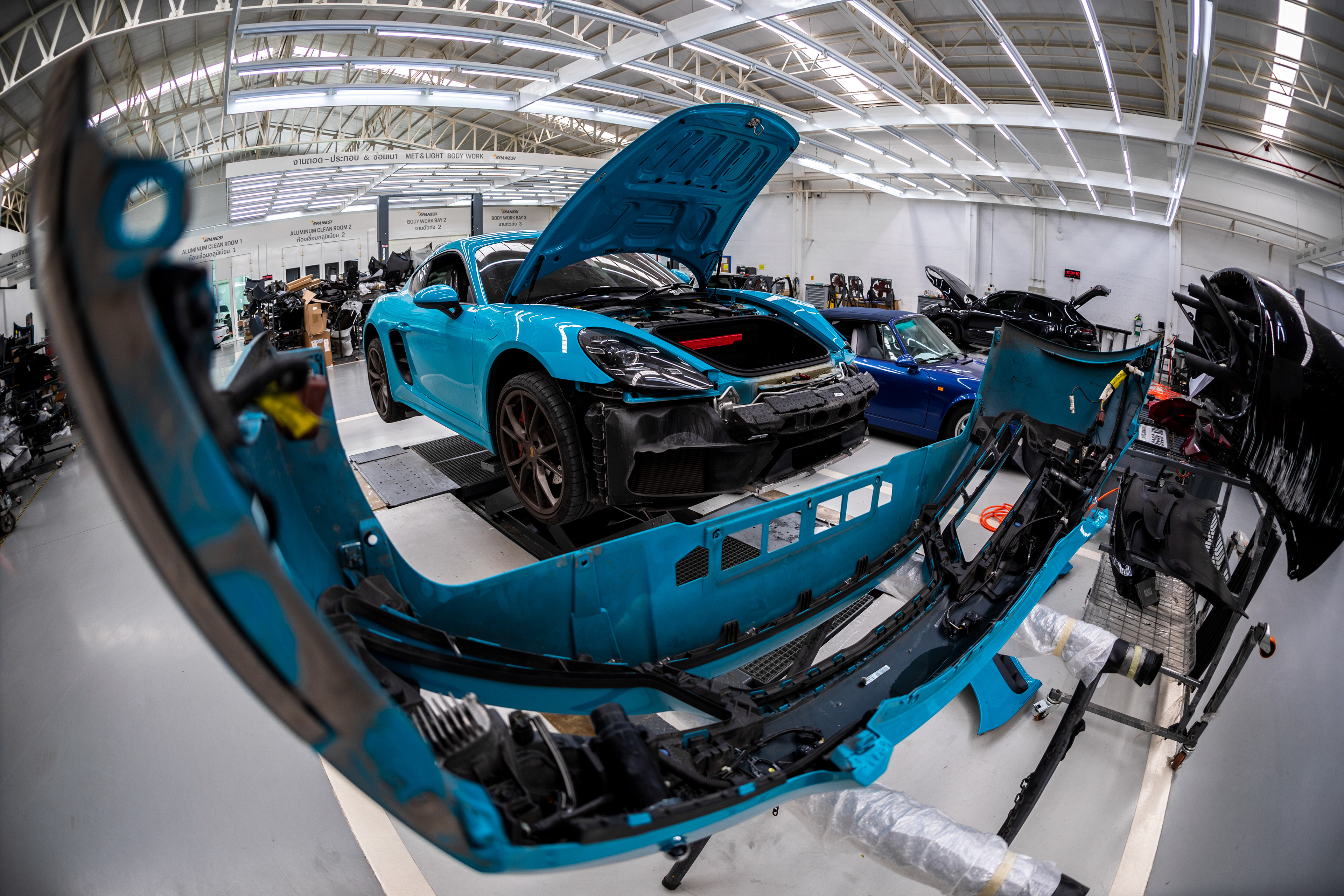 SHOWROOM PORSCHE