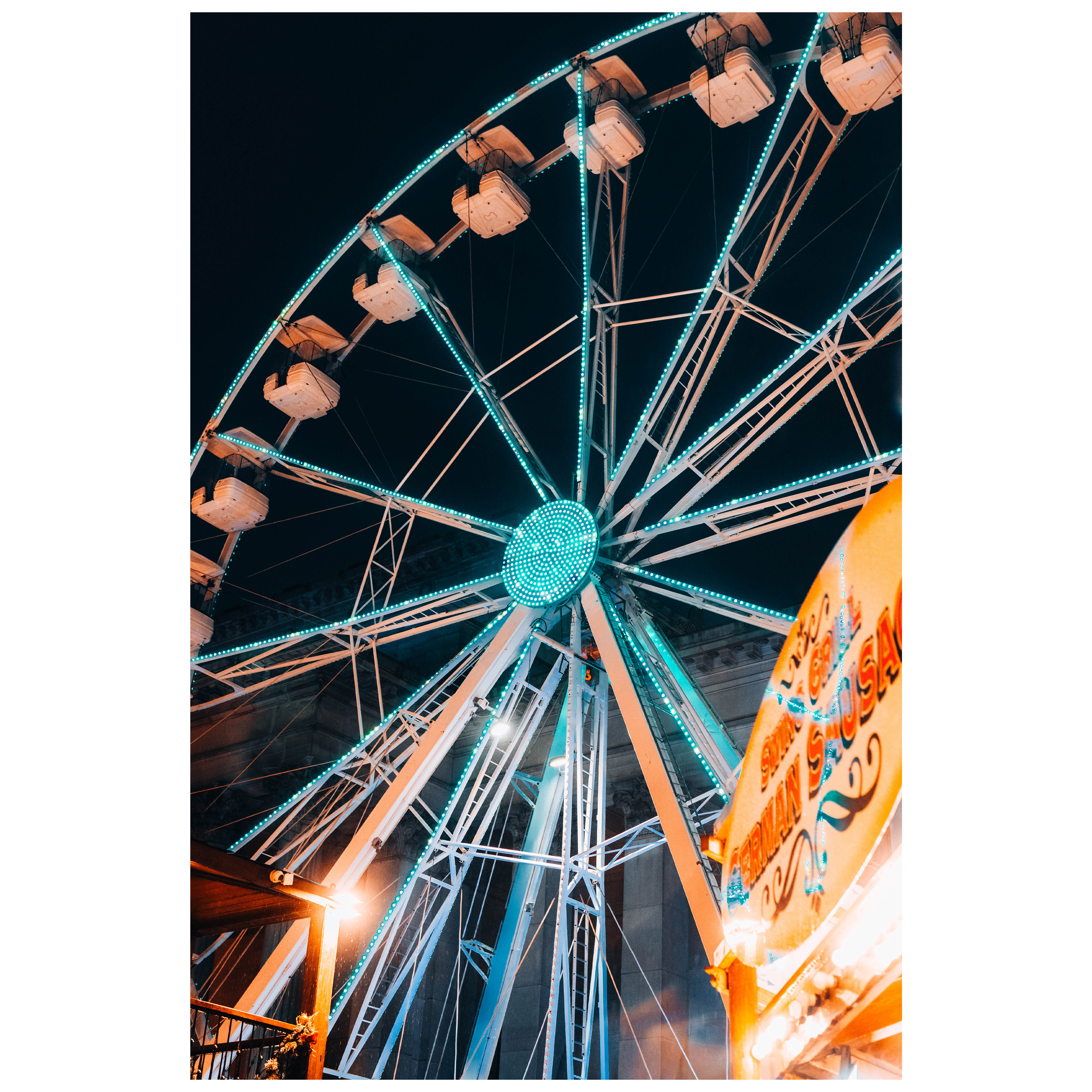 f/2.8 1/160 ISO 800 30mm