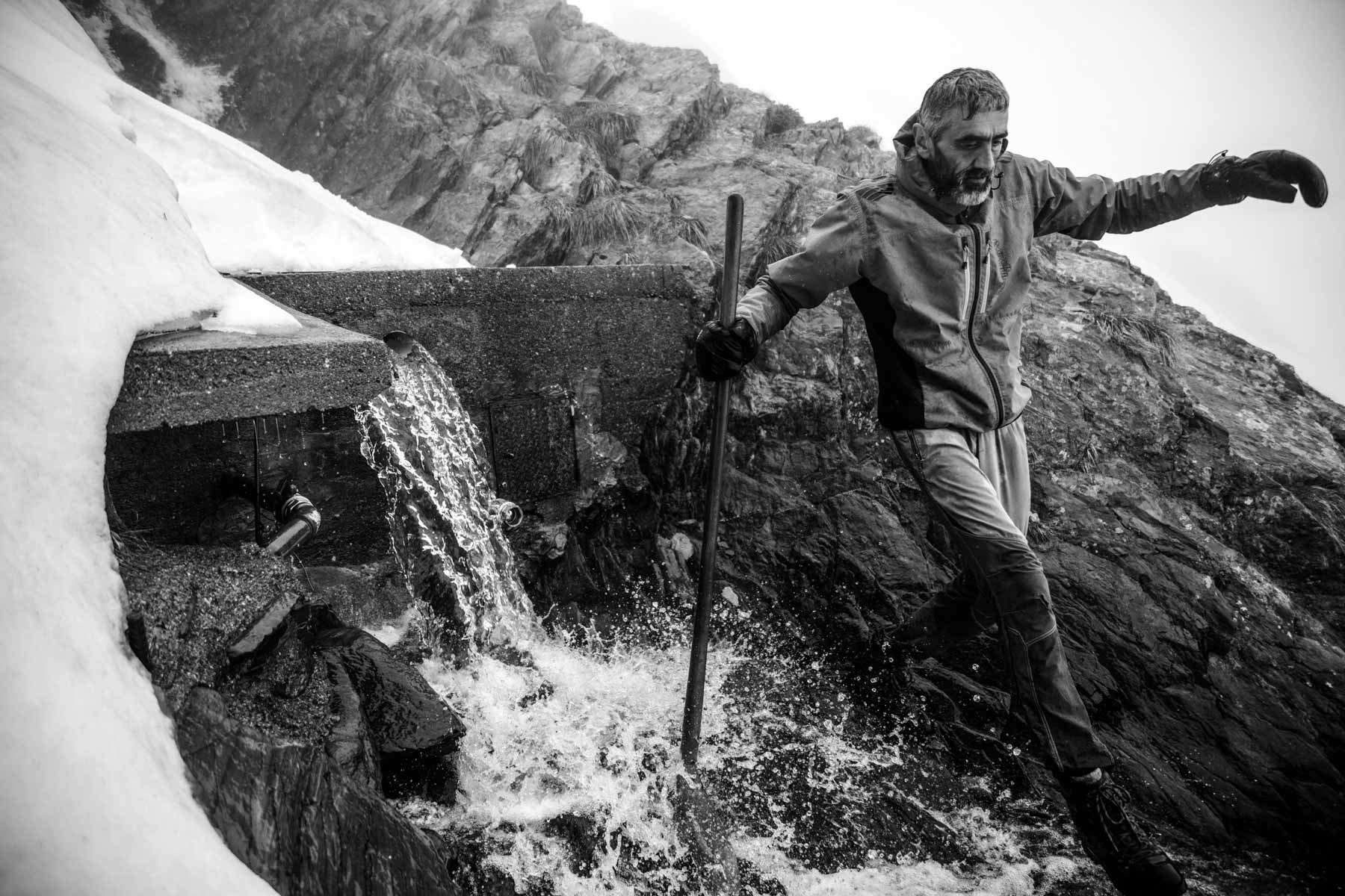 Crossing the water intake
