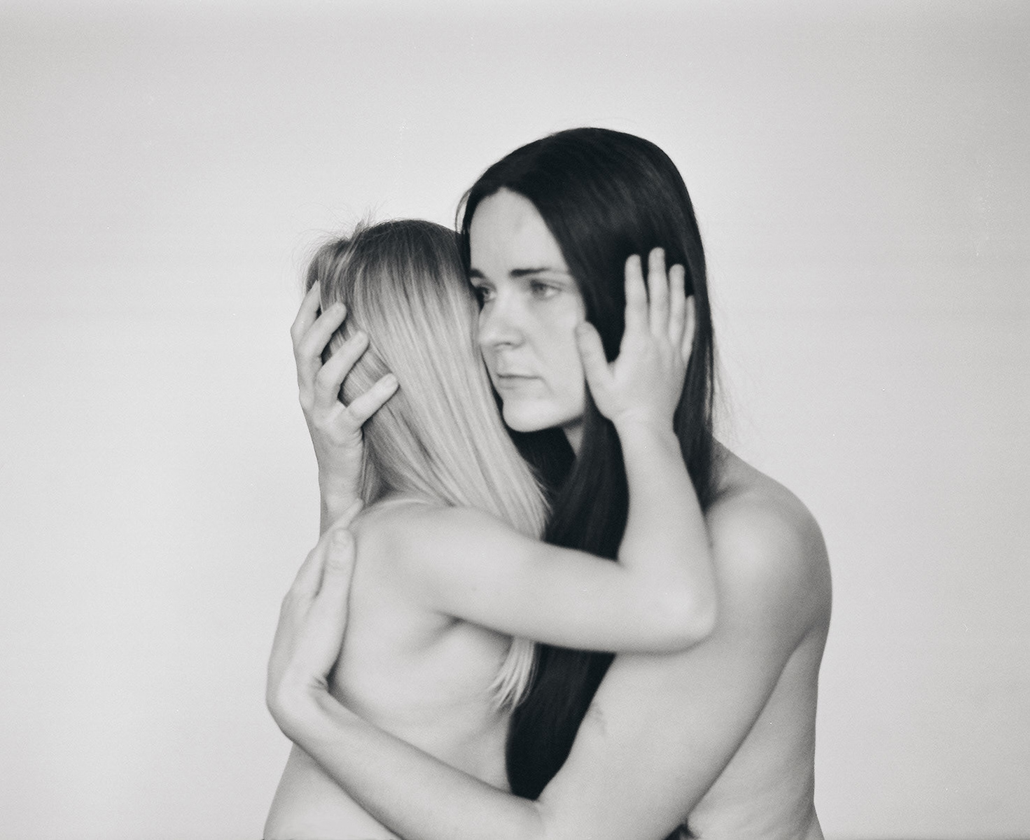 aleksandra krosniak. art photography. zdjęcie przedstawiające matkę. photography of mother with daughter, self-portrait.z córką, autoportret