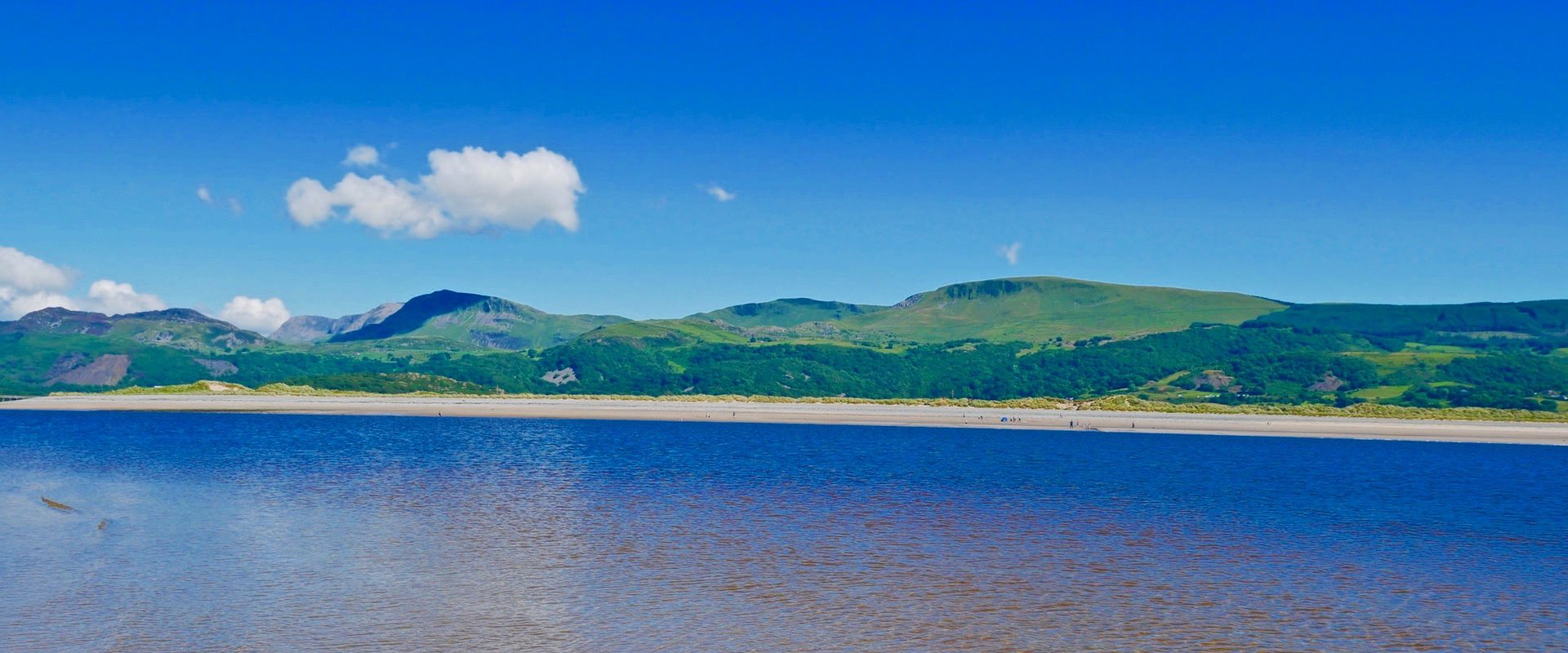Explore Snowdonia's Outstanding Natural Beauty