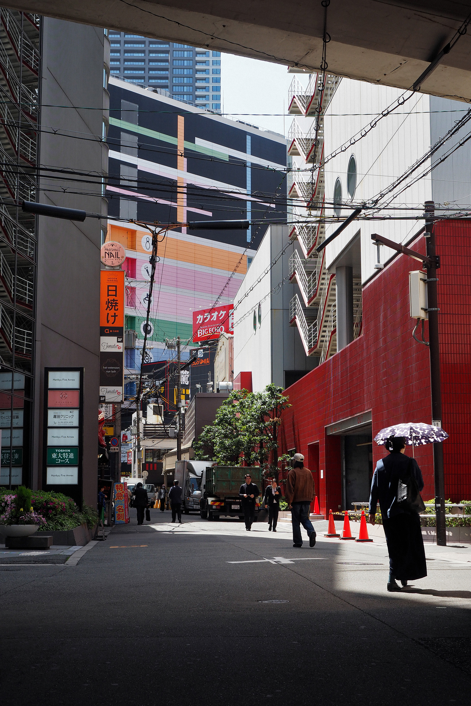 Noon in Osaka