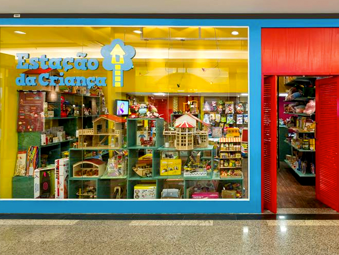 Logo redesign and stationery for Estação da Criança, a toy library in Brasília, Brazil.