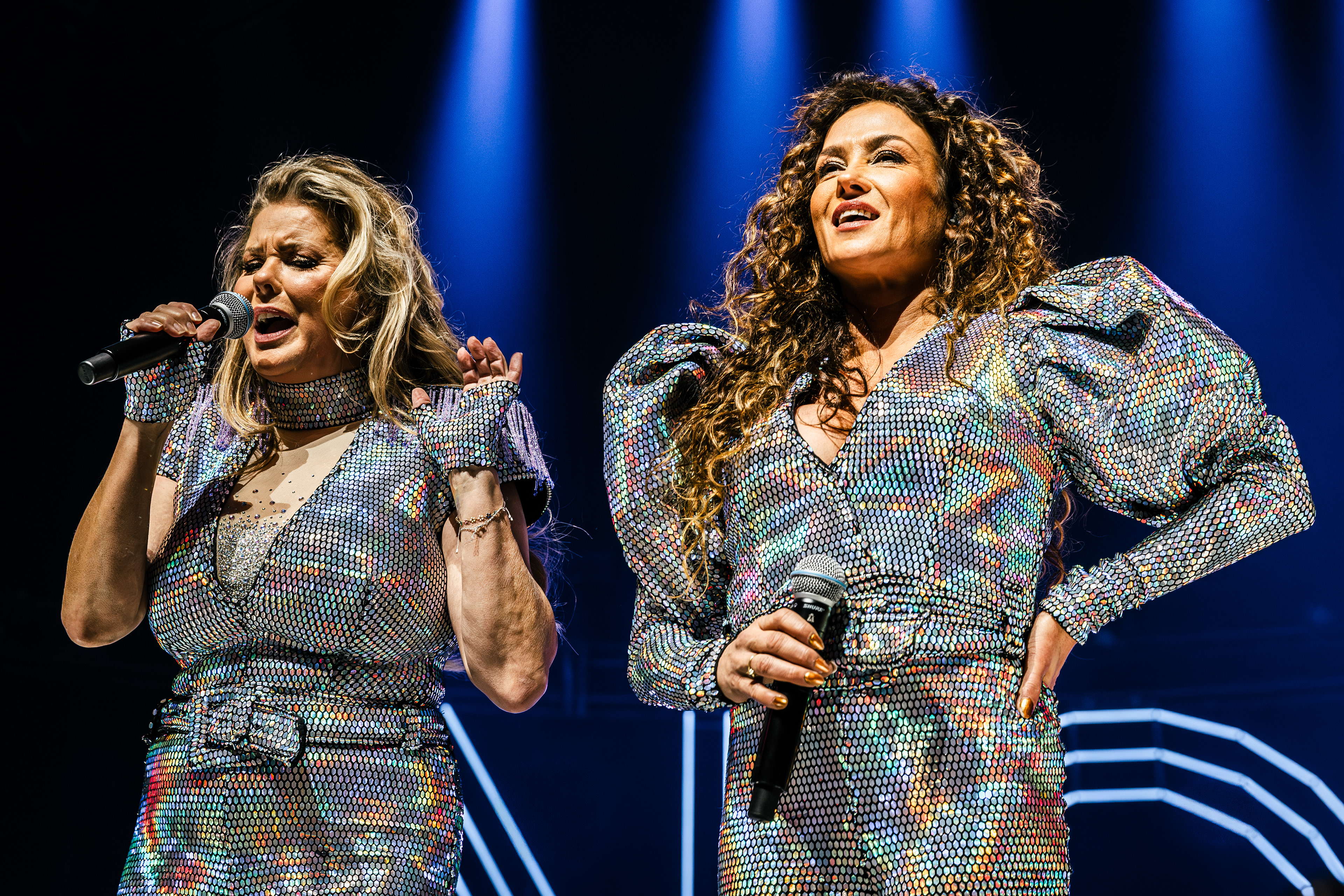 Katja & Babette - Ademnood Discobal