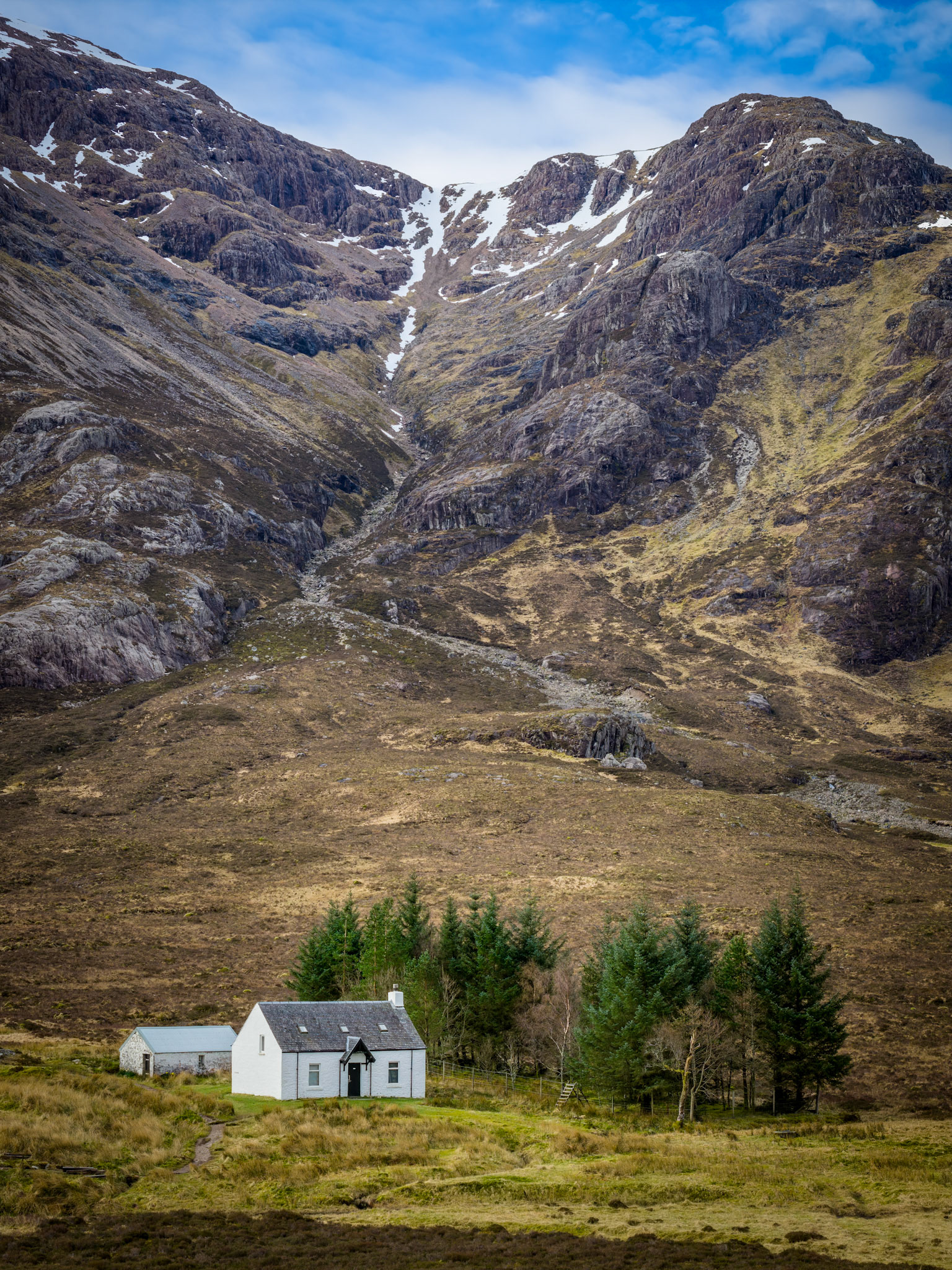 Lagangarbh Hut