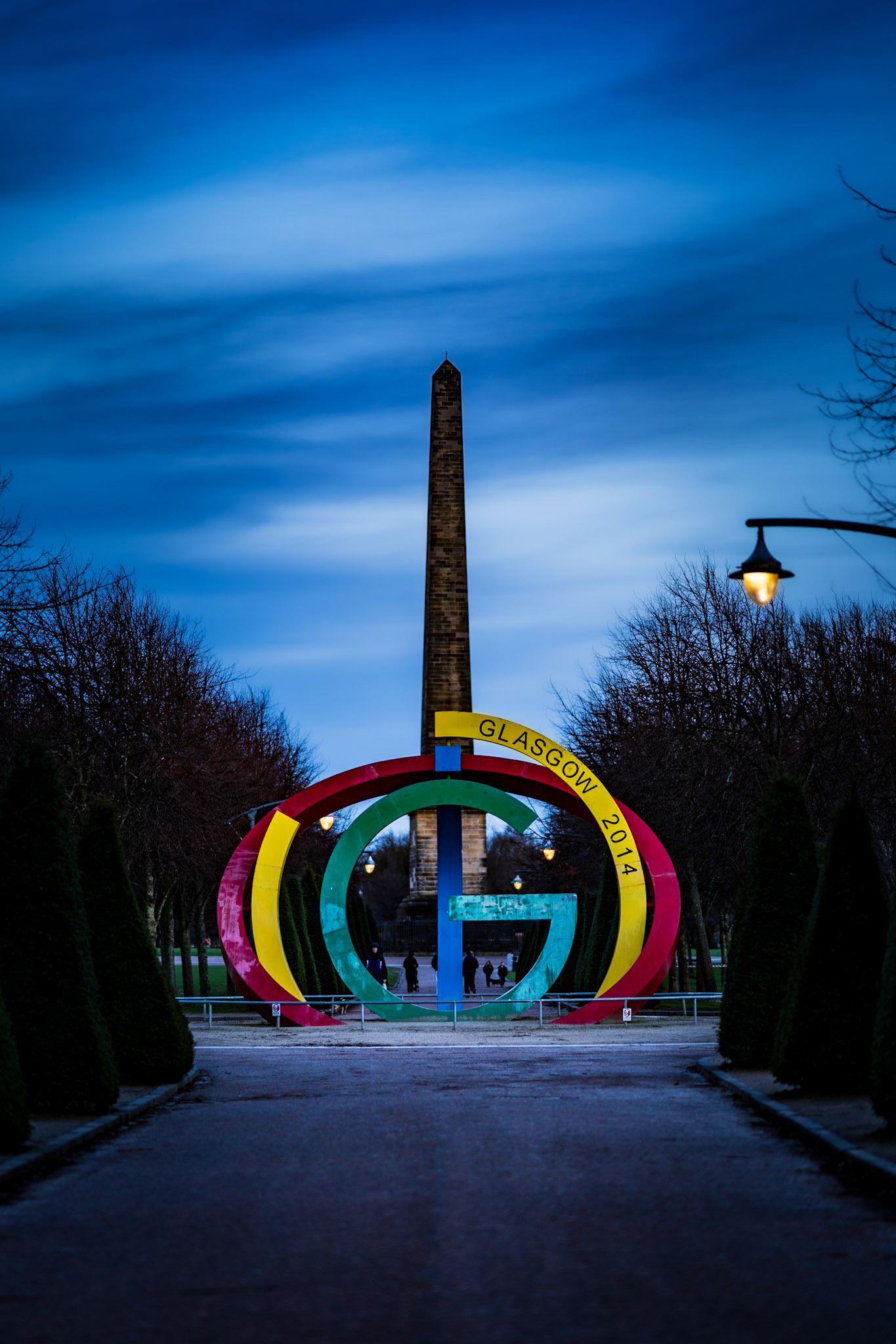 The 2014 sculpture and Nelson's Monument