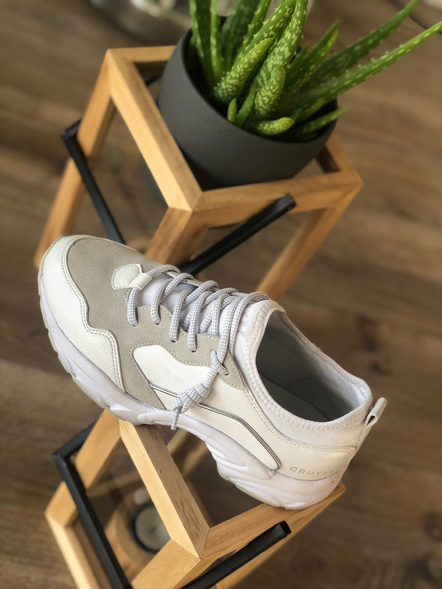 SALES SAMPLE SS19