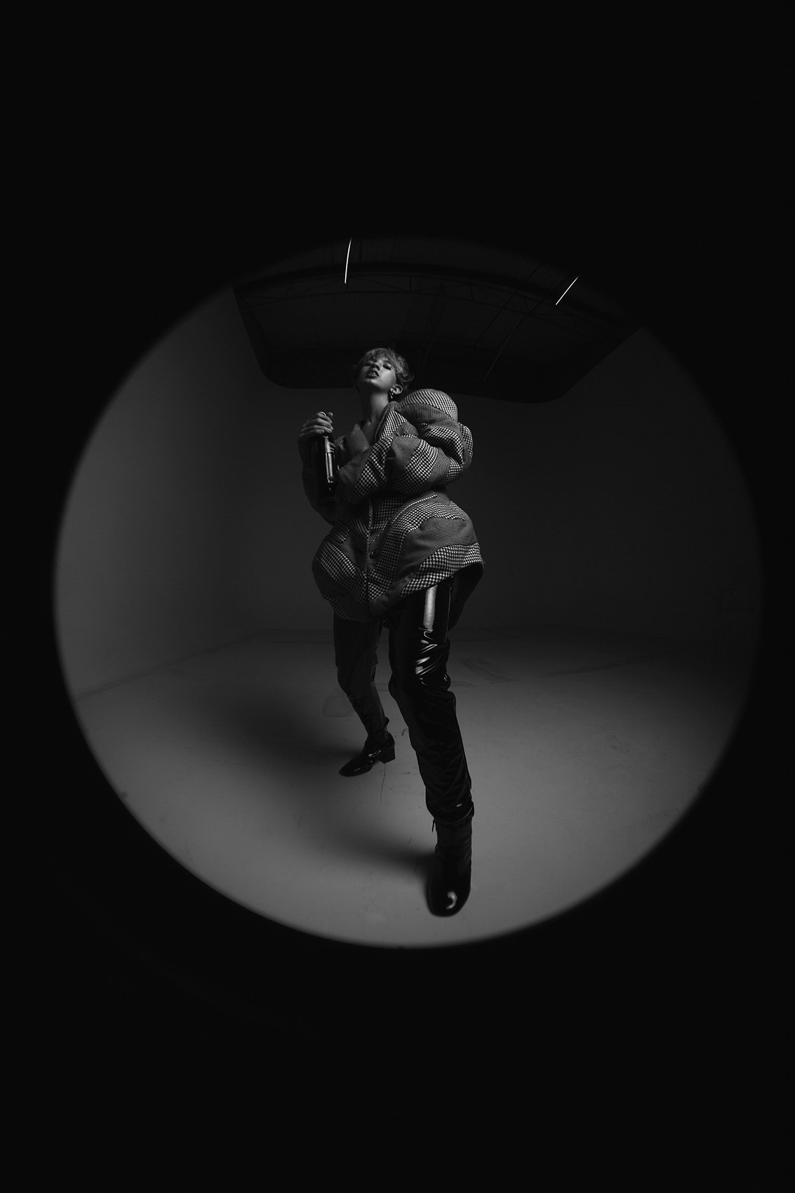 saco distorted, pantalones noname studio