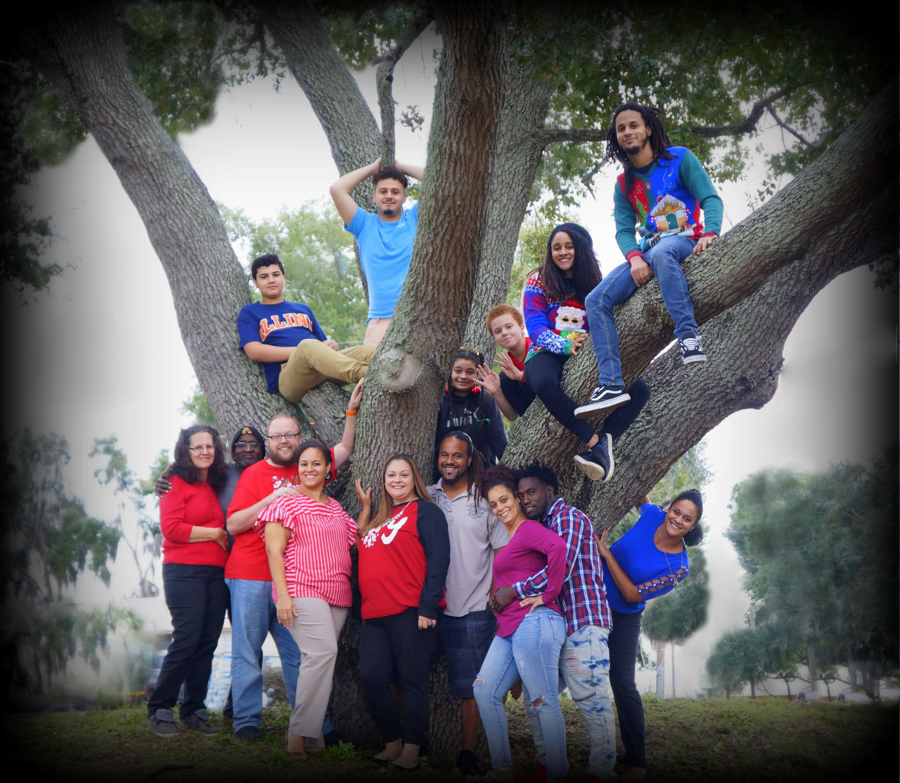Outdoor Family Portrait near Lake Howard in Winter Haven, Florida