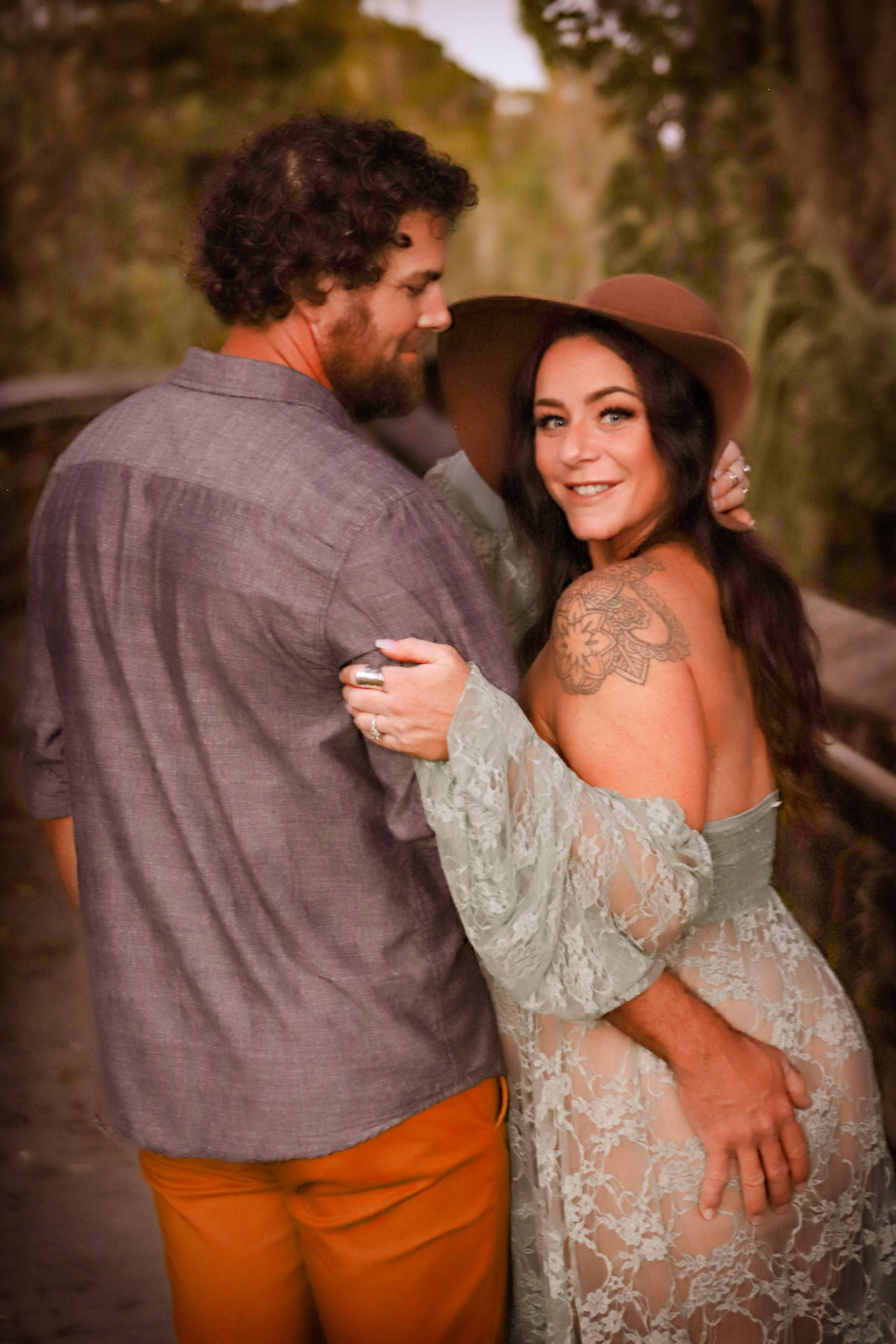 Outdoor Maternity Shoot at Circle B Preserve