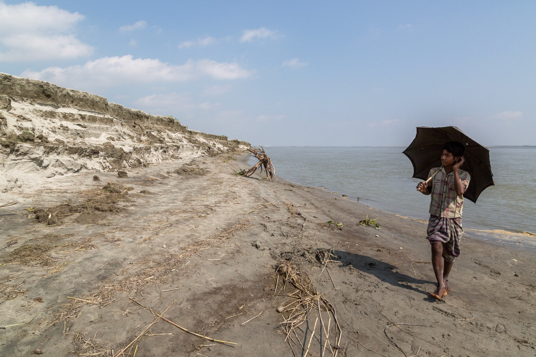 An estimated one million people live on chars in Bangladesh. Bhati char in the district of Bogra, October 2014
