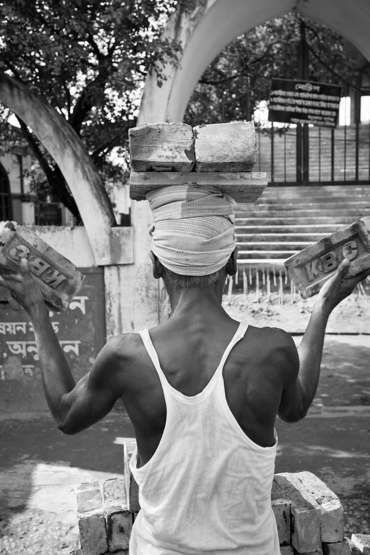 Manual labour in Mirpur , Dhaka, May 2015