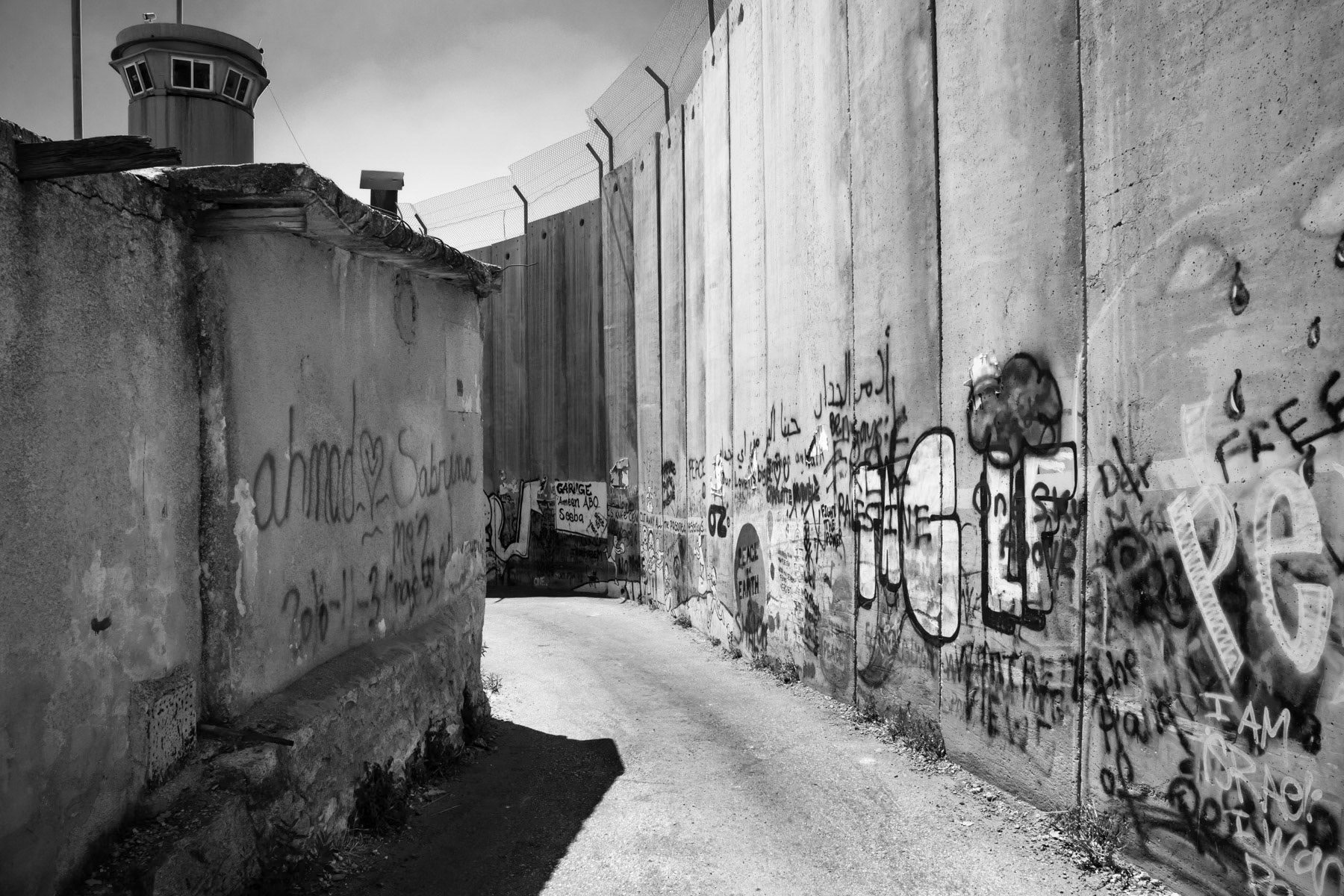 The wall cutting through roads and neighbourhoods in Bethlehem, July 2013
