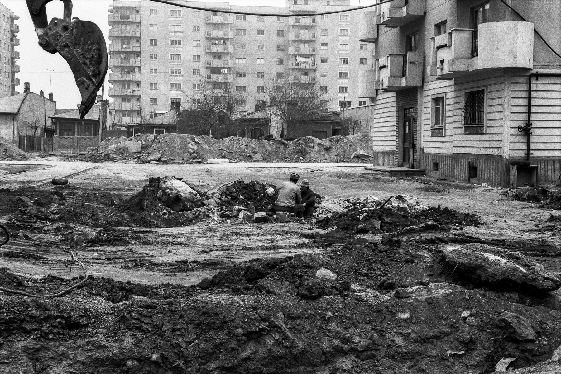 After the fall of Ceausescu, construction plans have continued paired with the destruction of complete neighbourhoods. Bucharest, April 1991