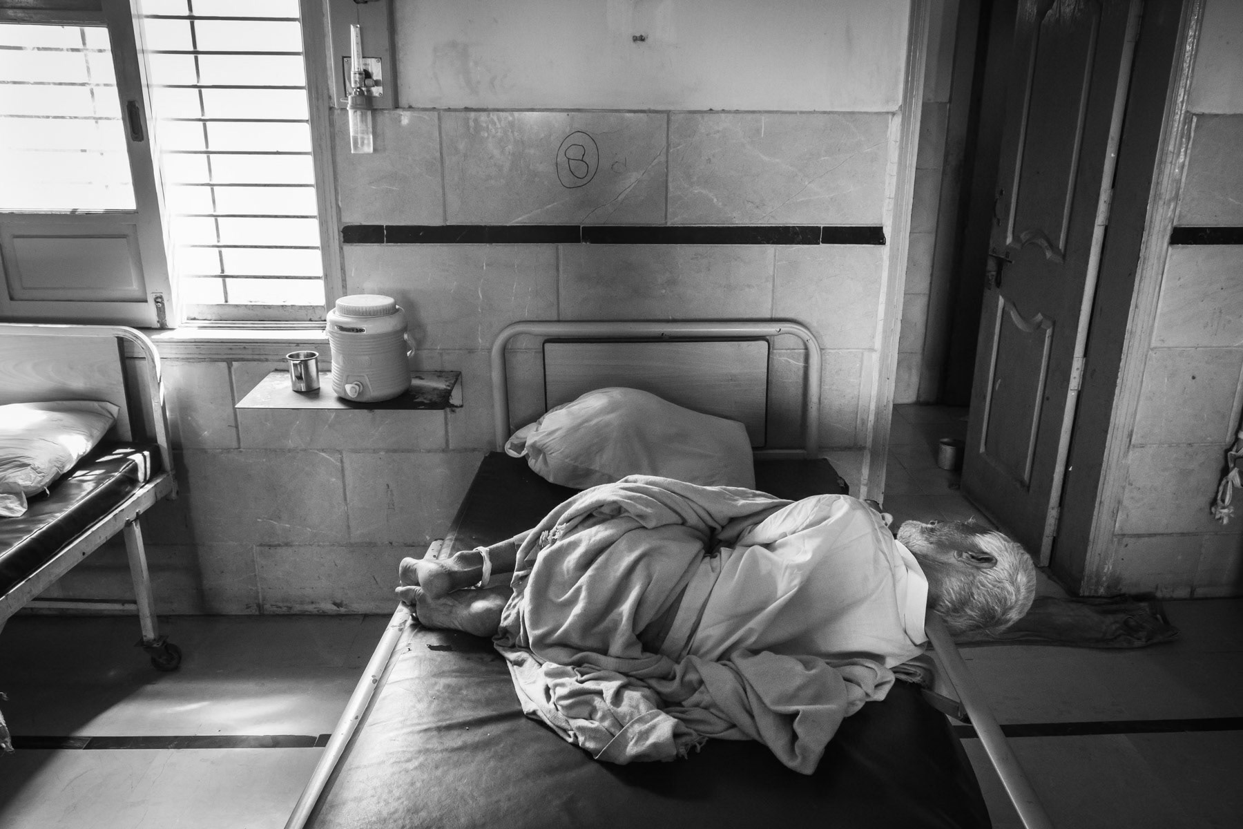 Shelter for drug addicts run by EDHI Foundation in Karachi. It is estimated that several hundred thousand people of all age and gender suffer of heroine addiction in the city where a dosis of heroine costs the same as a meal. Karachi, Pakistan, March 2018