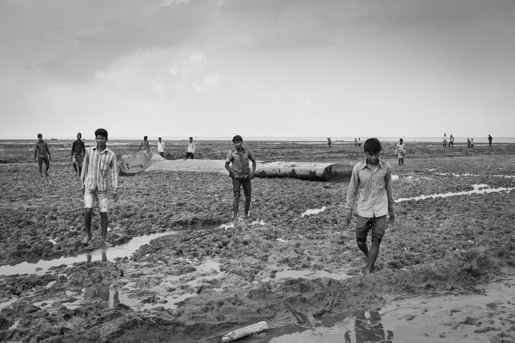 Ship-breaking yard workers, Chittagong, Bangladesh, June 2015