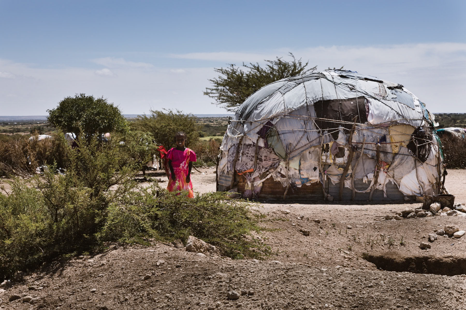 Displaced pastoralists settled near the capital of Somaliland after having lost their livestock and livelyhood after 4 years of severe drought. Abaarso village, Somaliland, October 2017